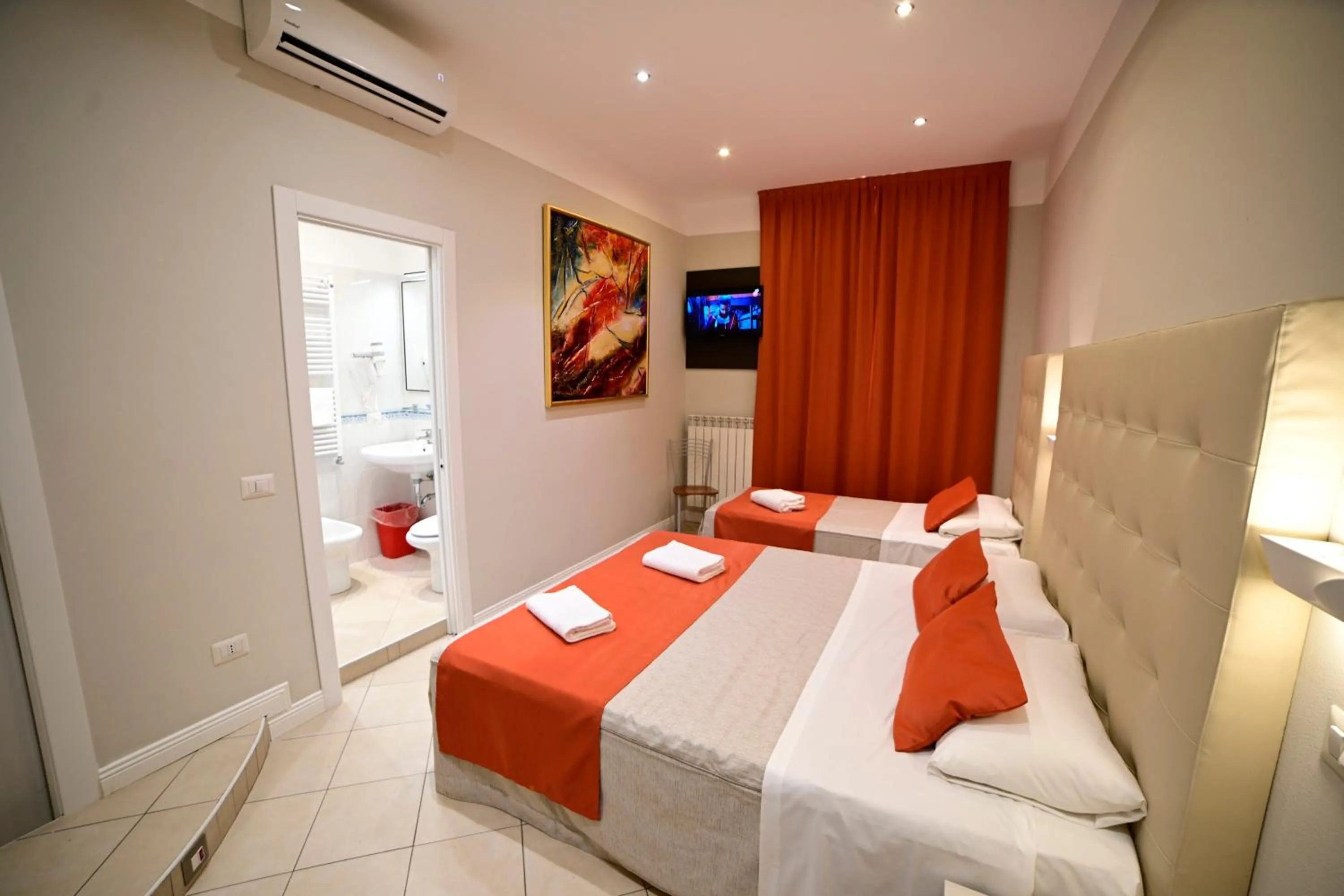 Bedroom, Bed in Hotel Demo'