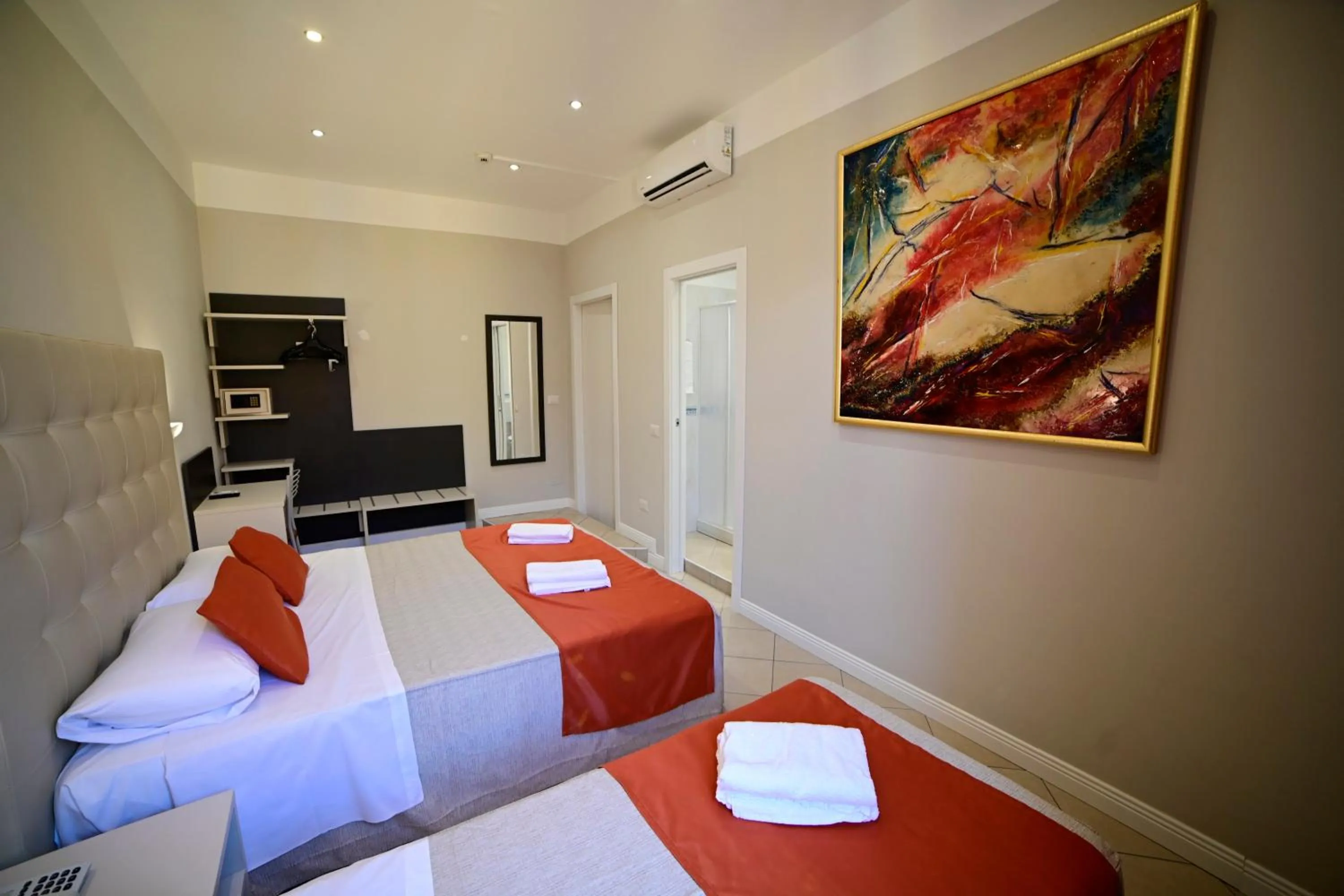 Bedroom, Bed in Hotel Demo'