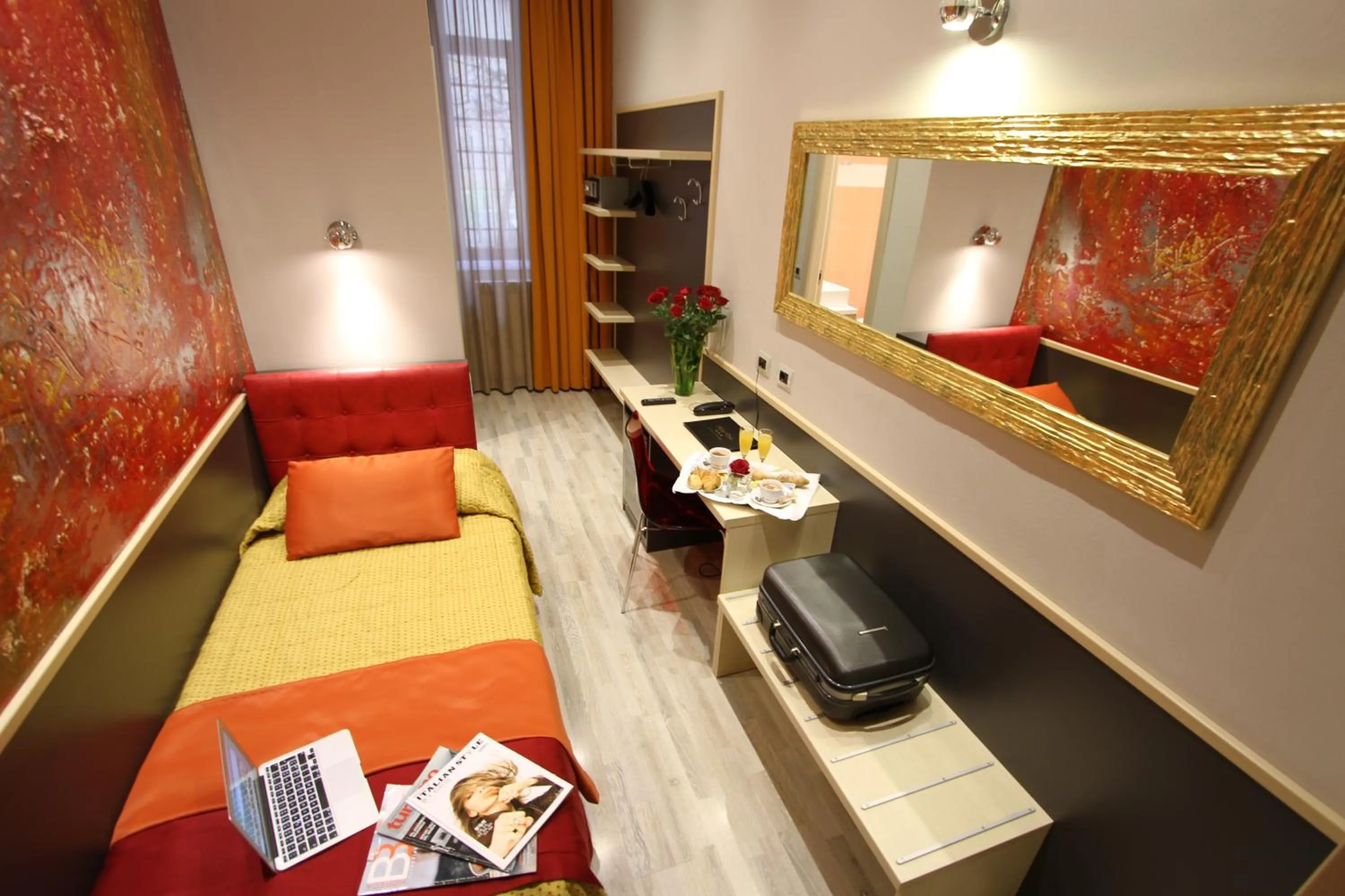 Bedroom, Bed in Hotel Demo'