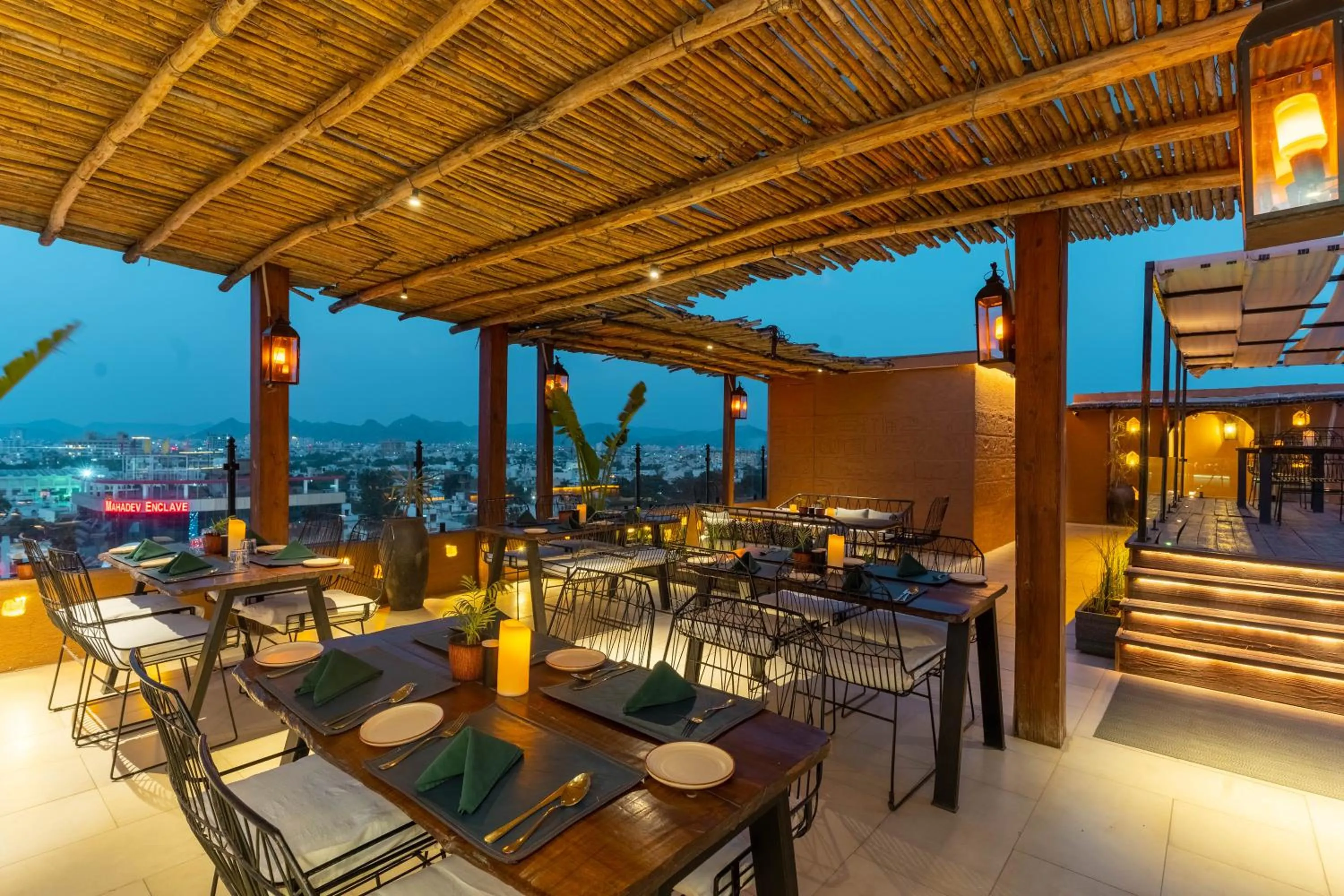 Restaurant/places to eat in Historia Royal