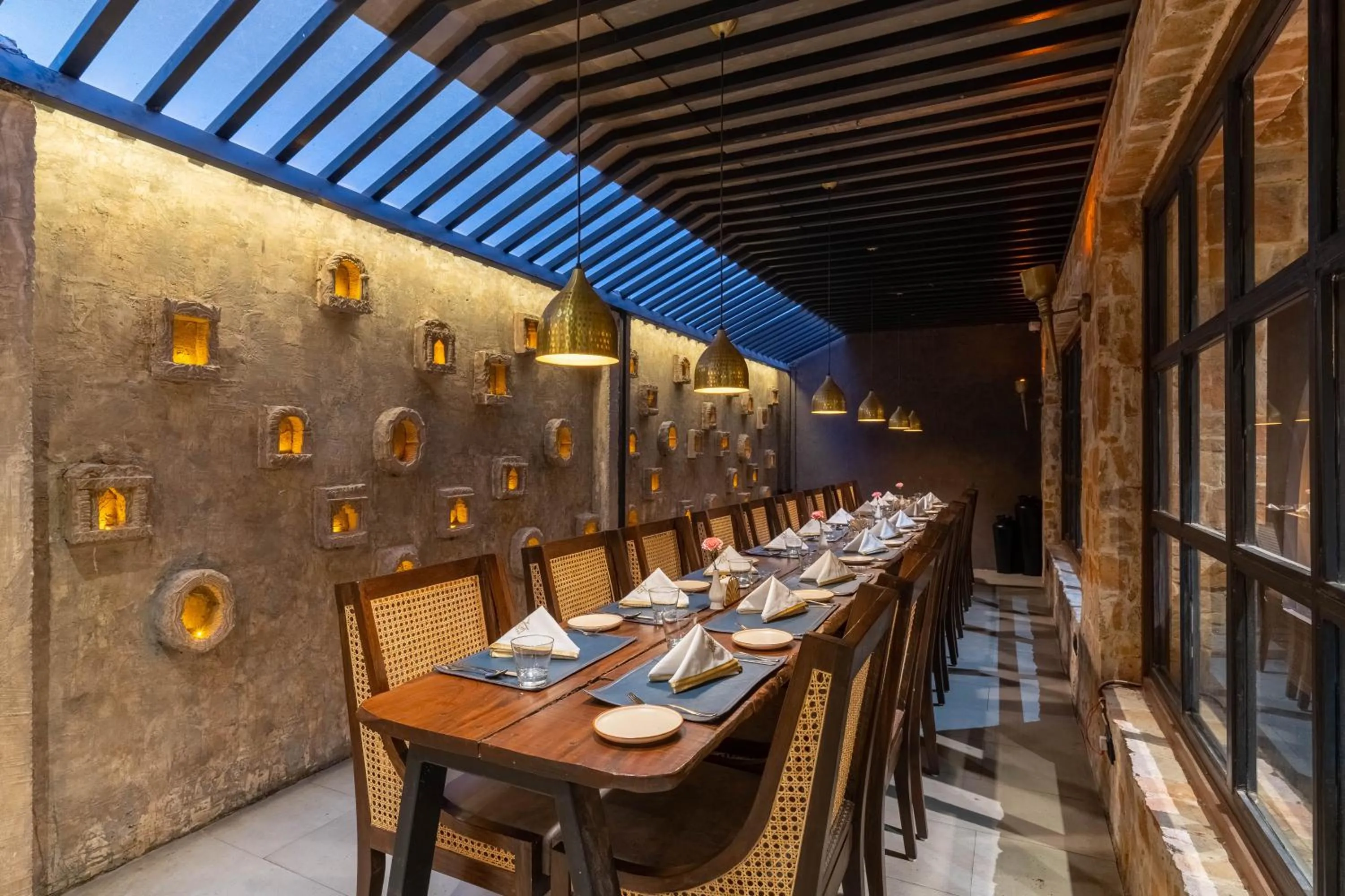 Restaurant/places to eat in Historia Royal