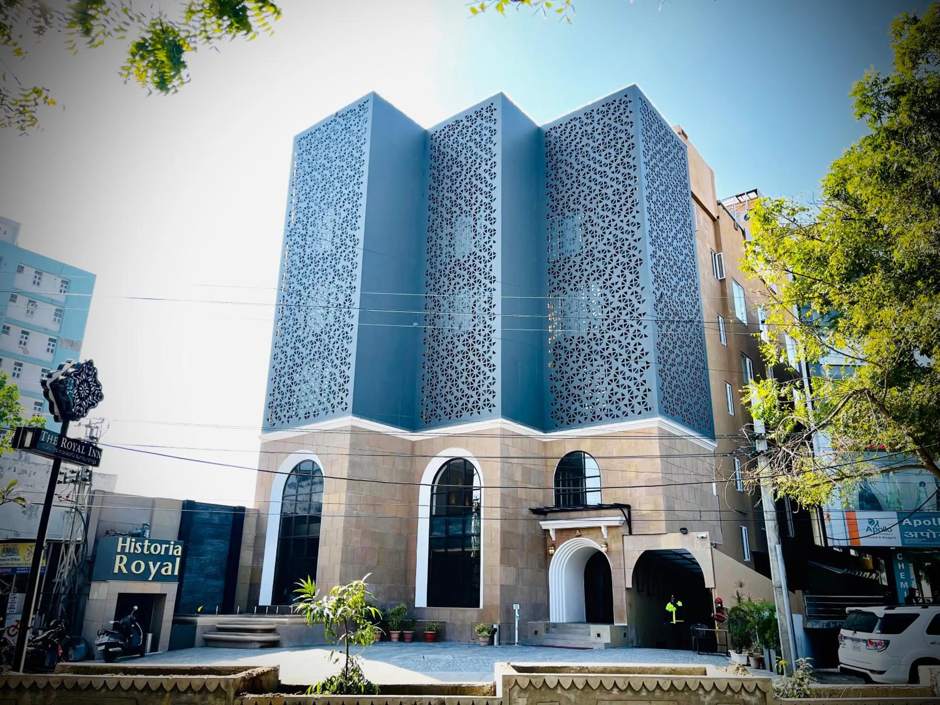 Facade/entrance in Historia Royal