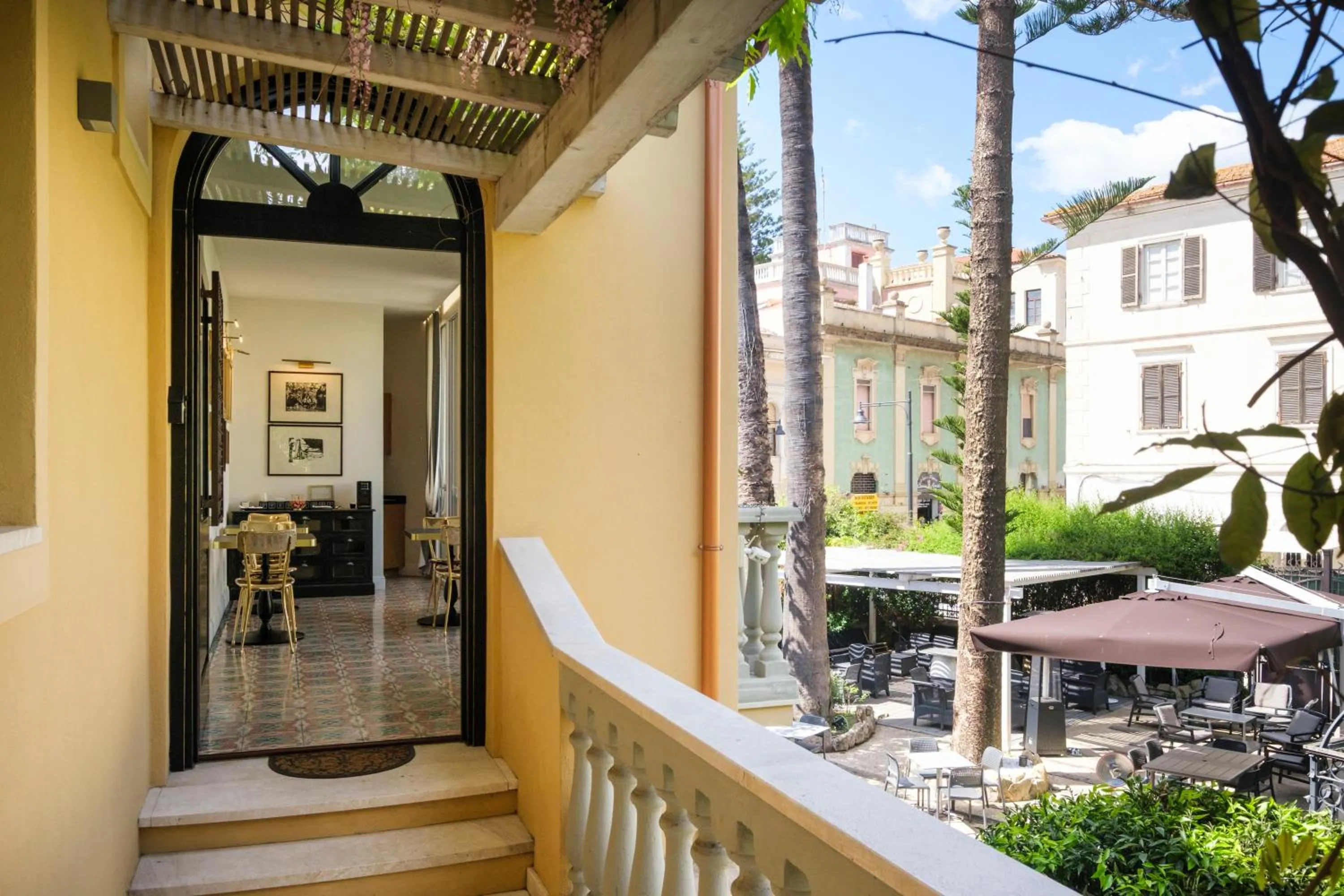 Facade/entrance in Kemani Villa Sara - Boutique Guest House