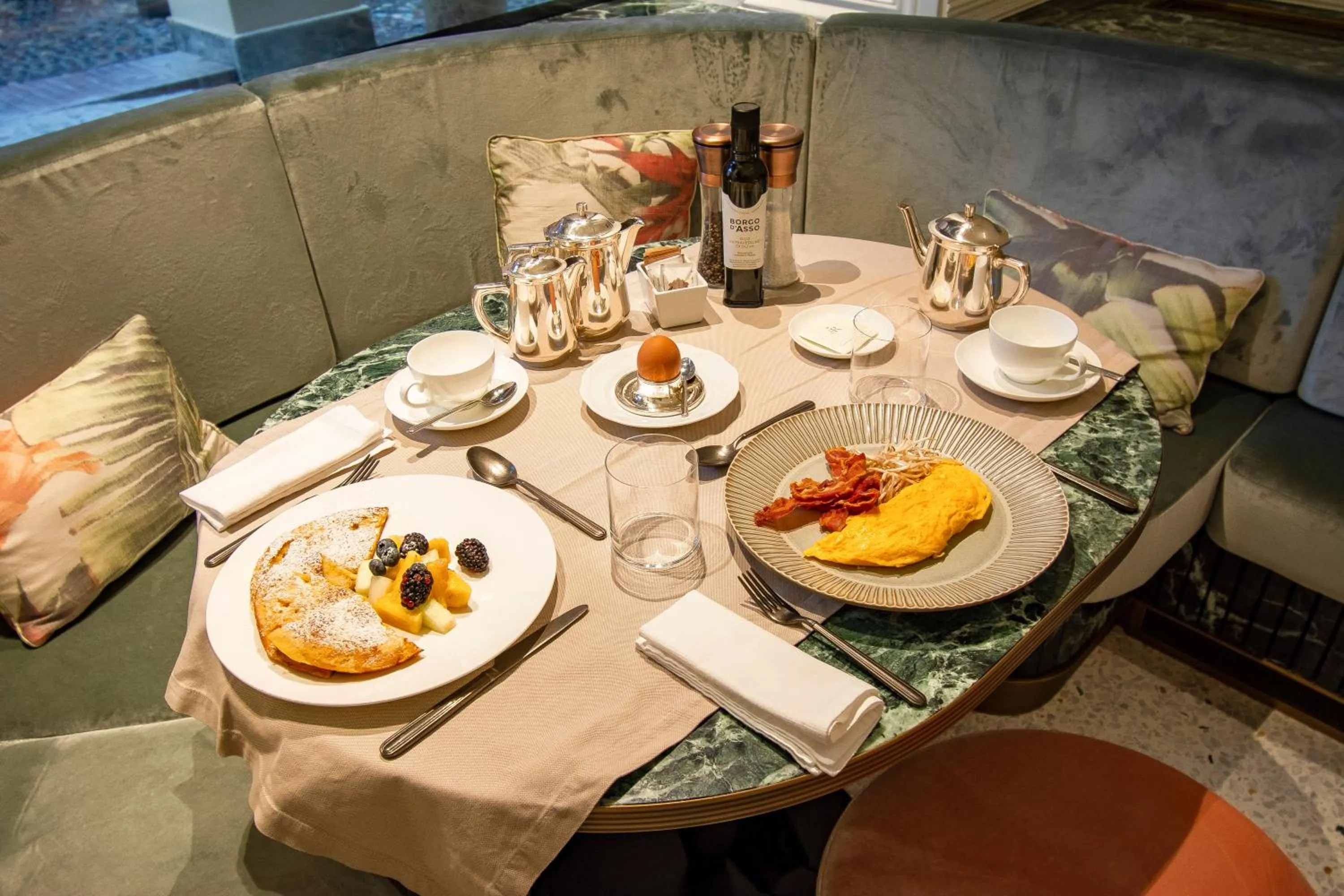 Breakfast in Hotel Corona d'Oro 1890