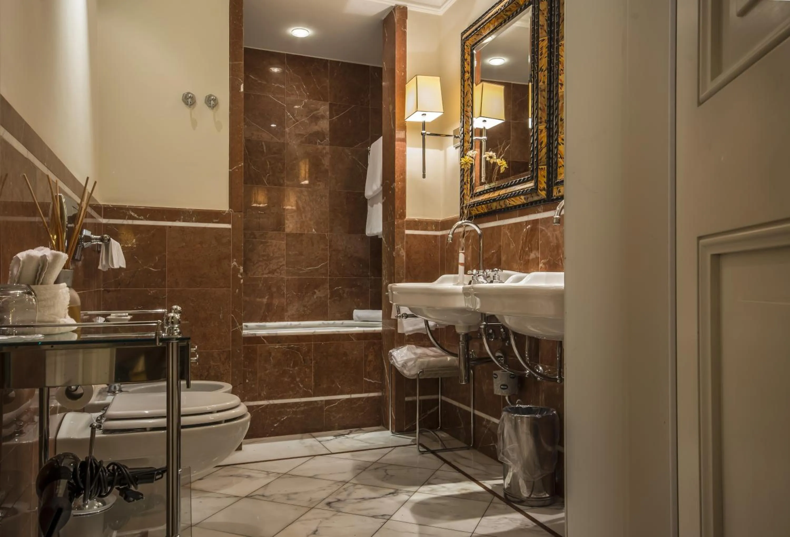 Bathroom in Hotel Corona d'Oro 1890