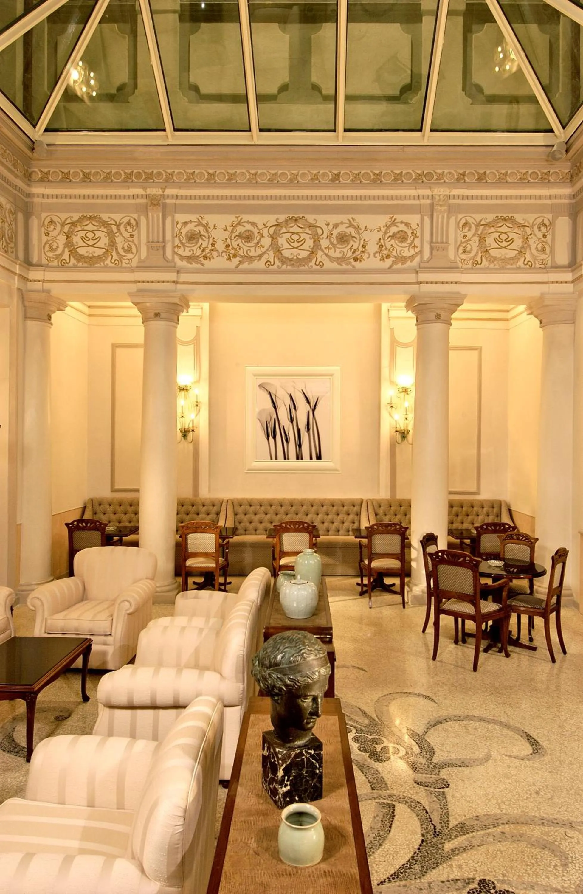 Lounge or bar in Hotel Corona d'Oro 1890