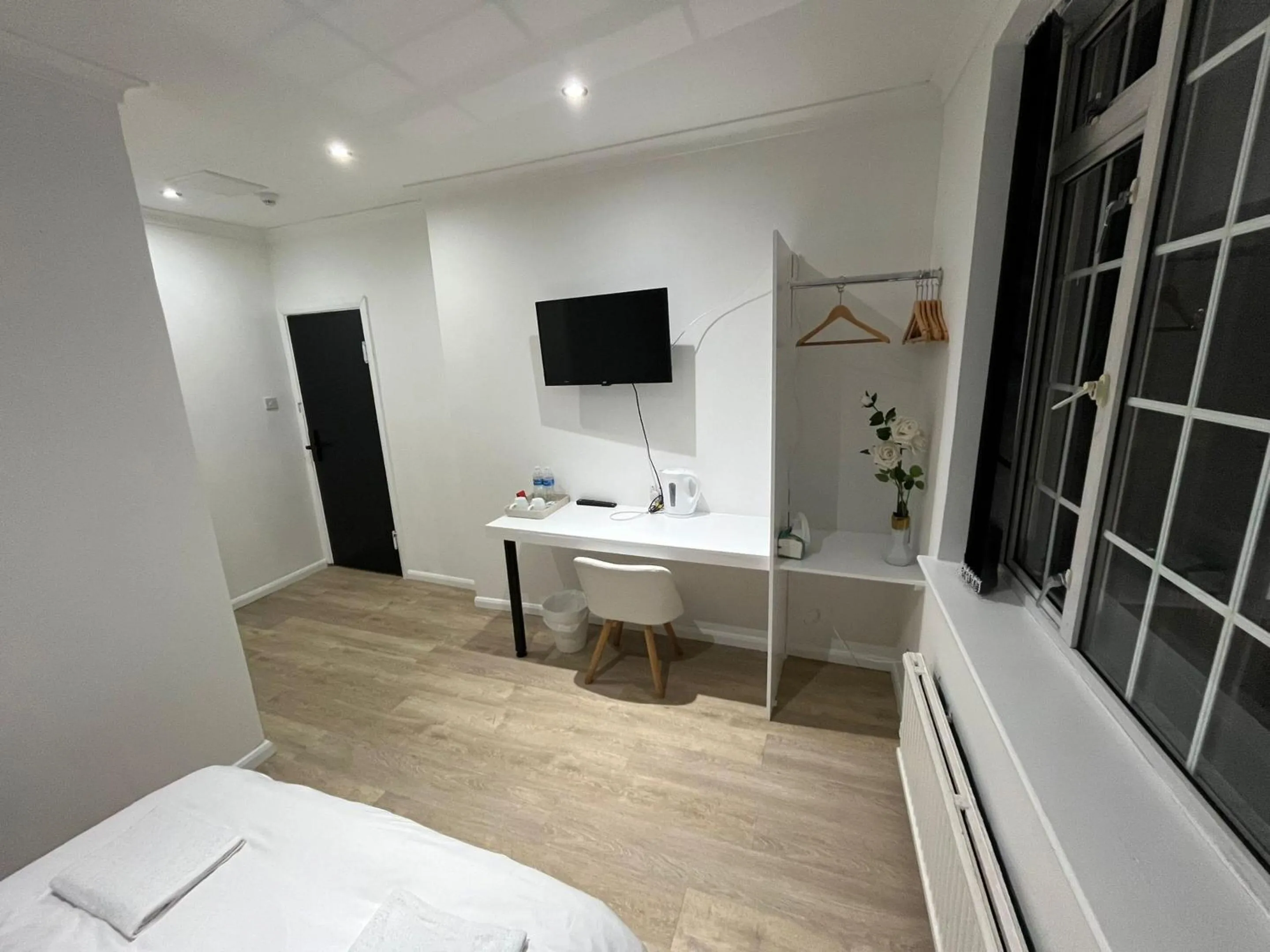 Bedroom, Bed in White Rose Hotel and Restaurant