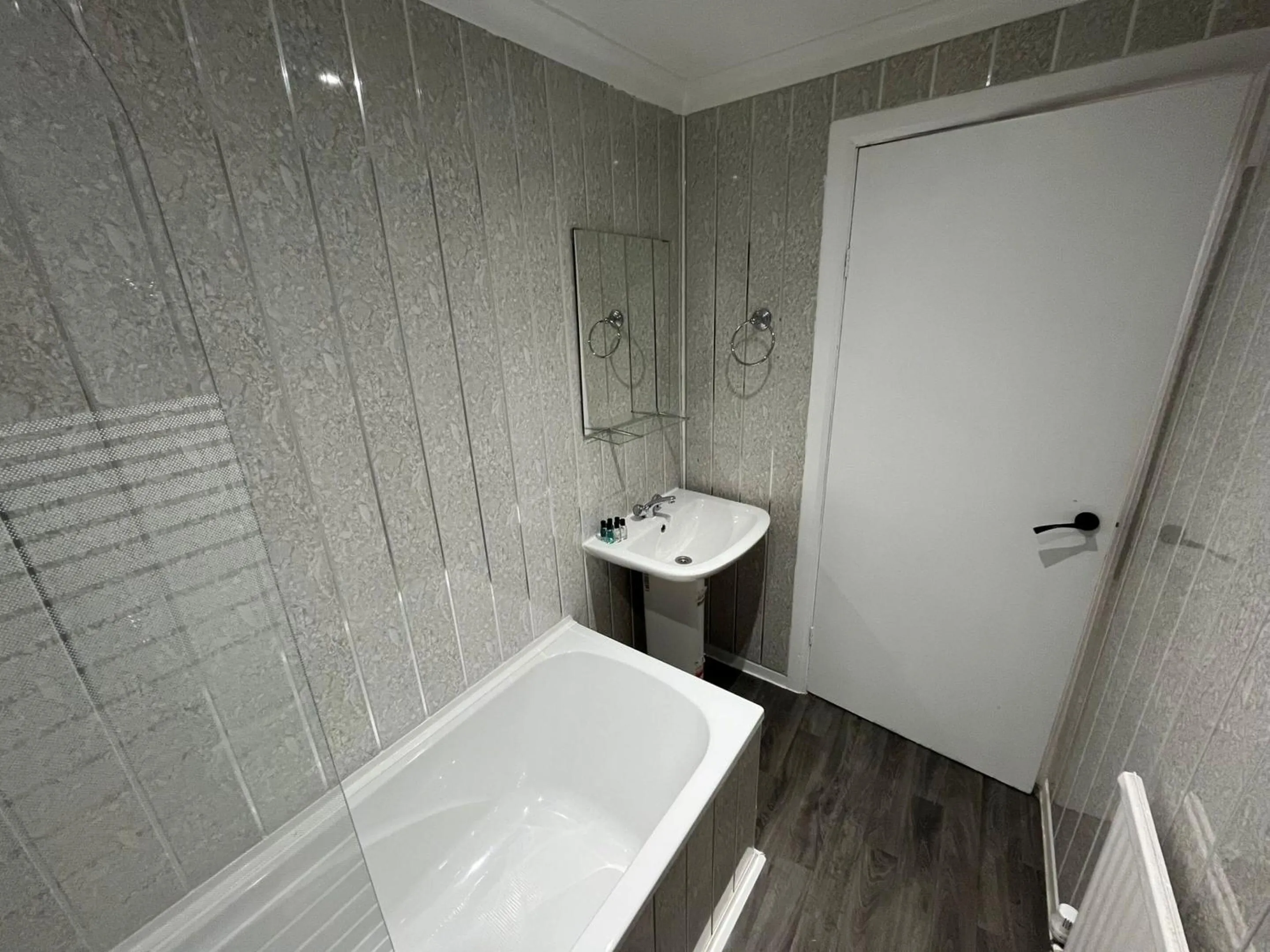 Bathroom in White Rose Hotel and Restaurant