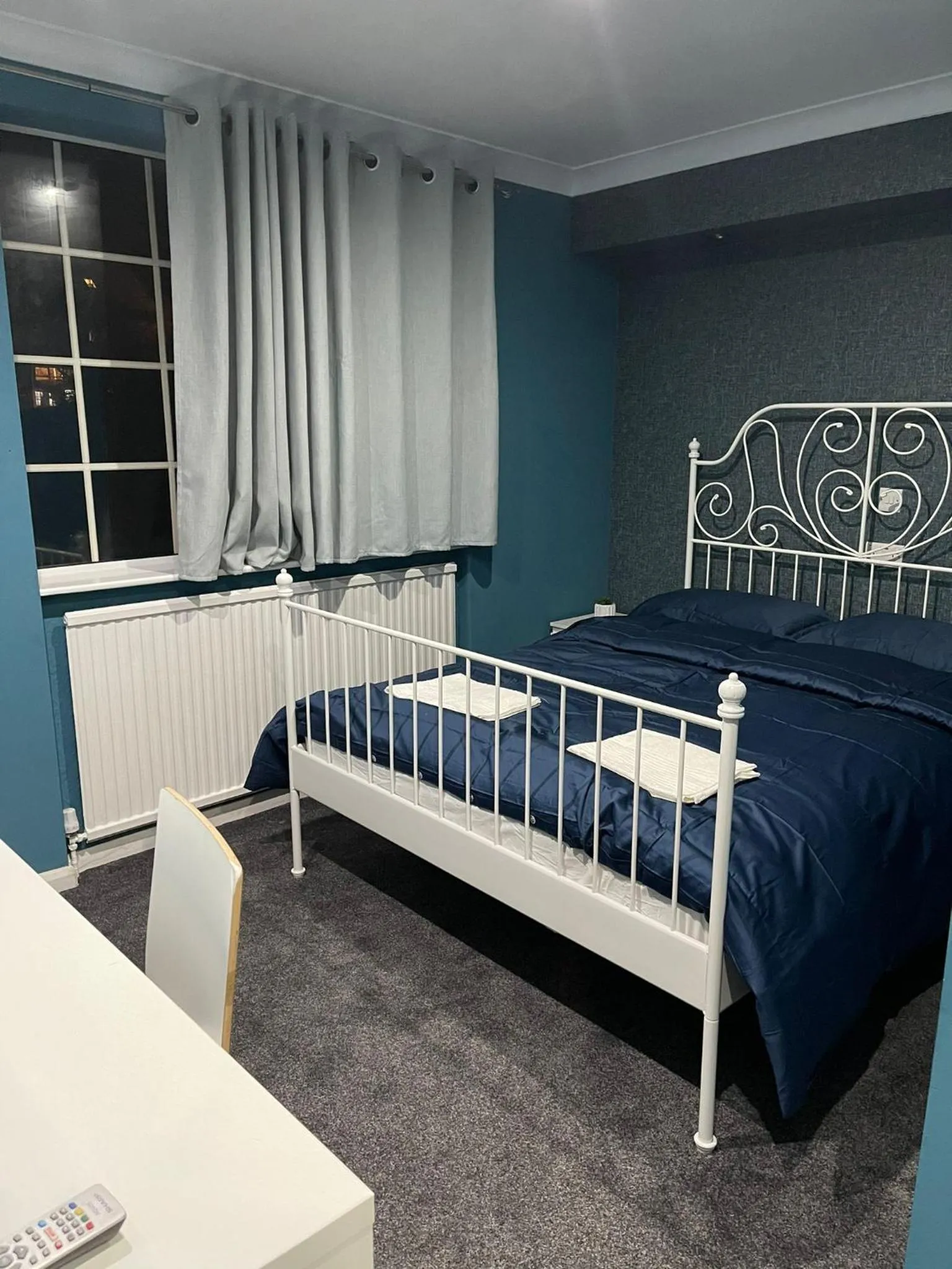 Bedroom, Bed in Cyrus Hotel