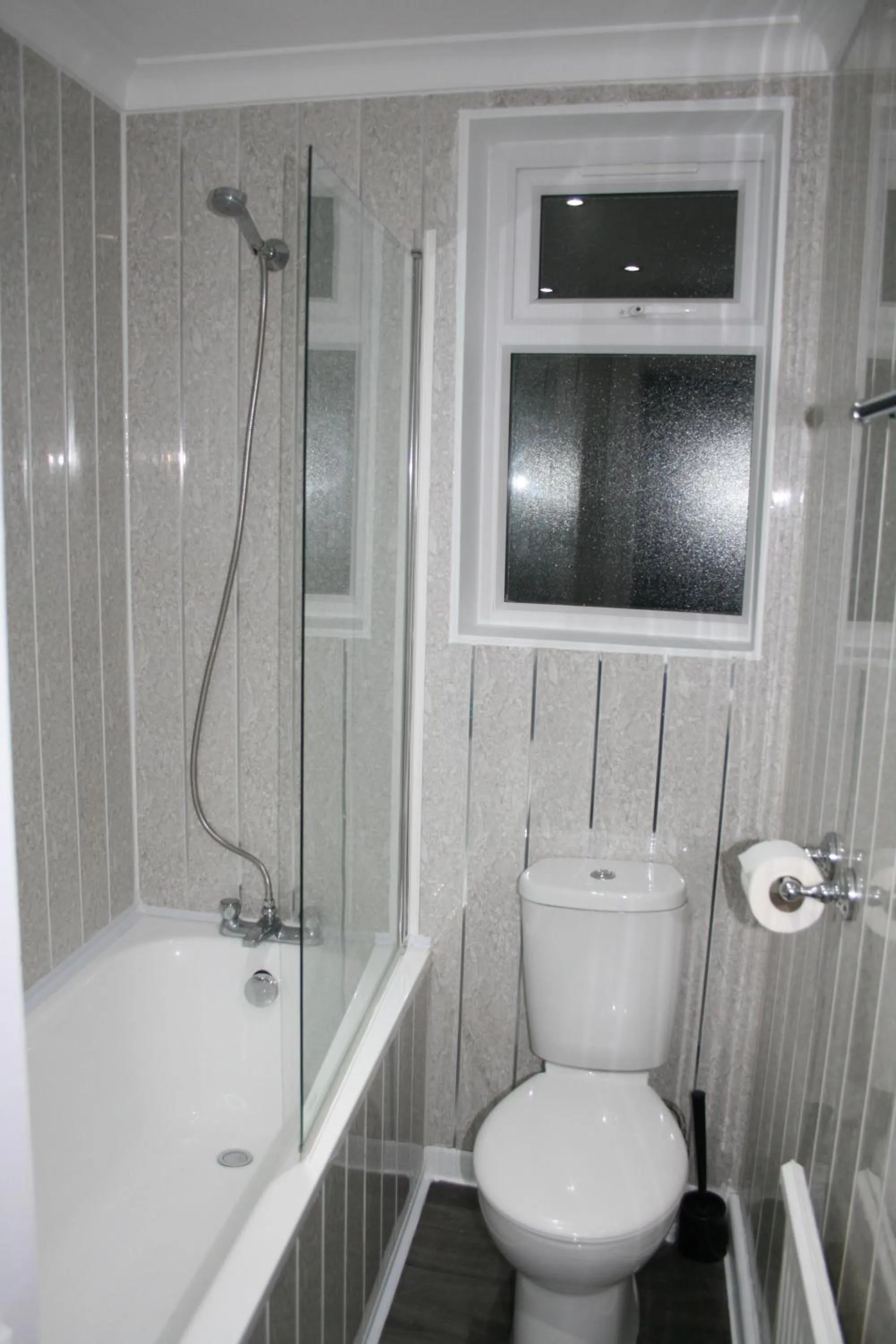 Bathroom in Cyrus Hotel