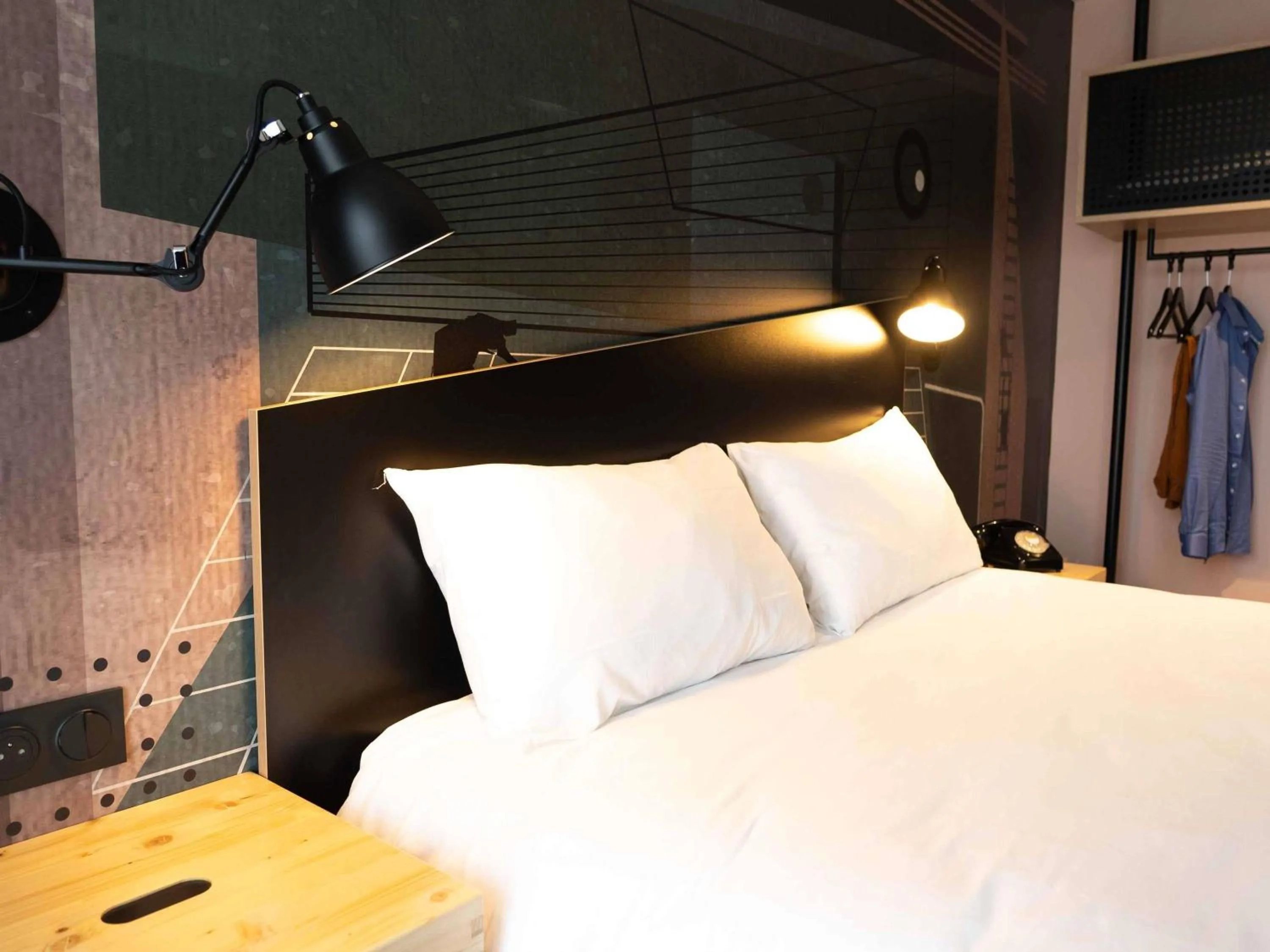 Bedroom, Bed in ibis Styles Dreux Centre Gare