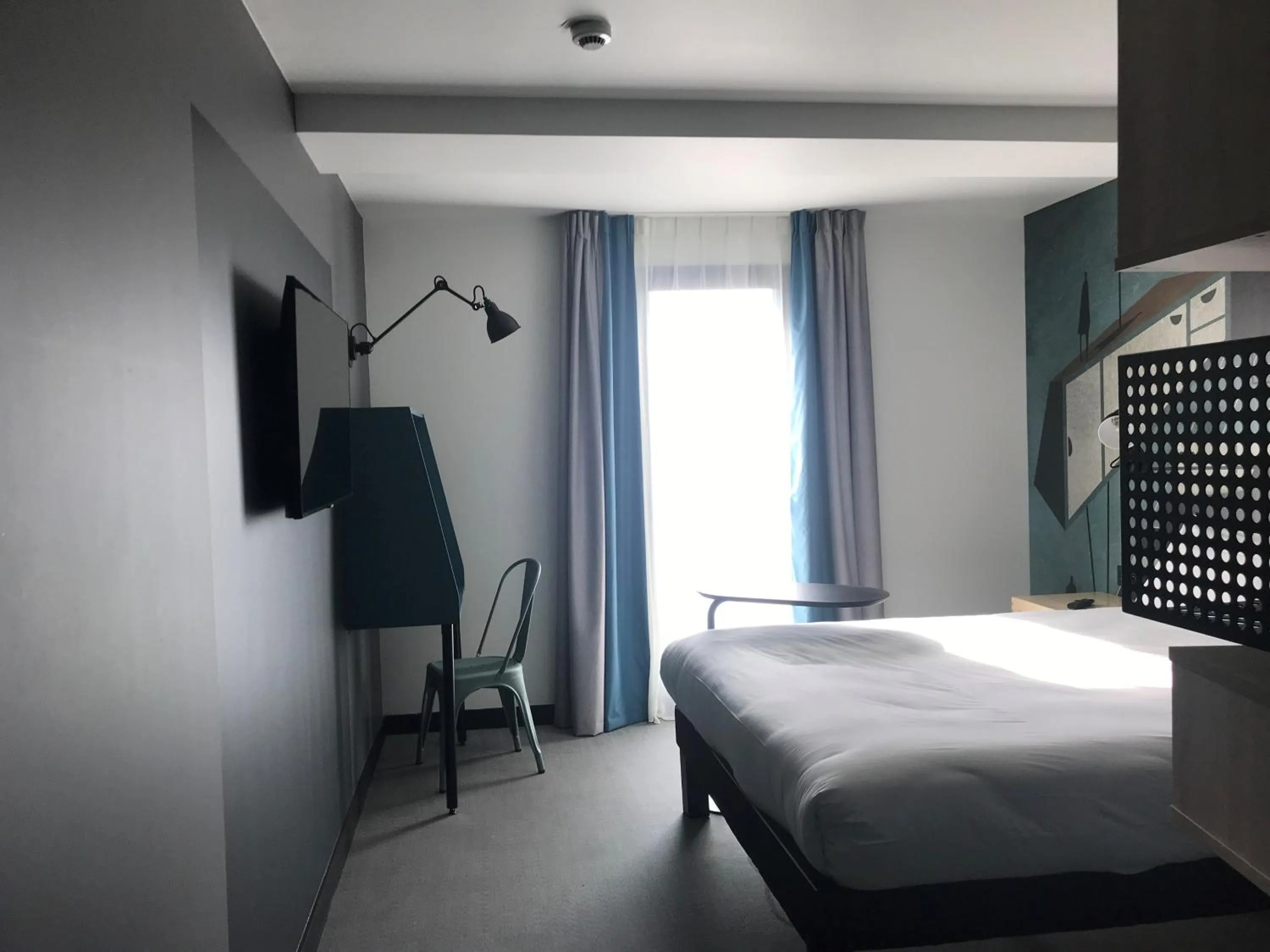 Photo of the whole room, Bed in ibis Styles Dreux Centre Gare