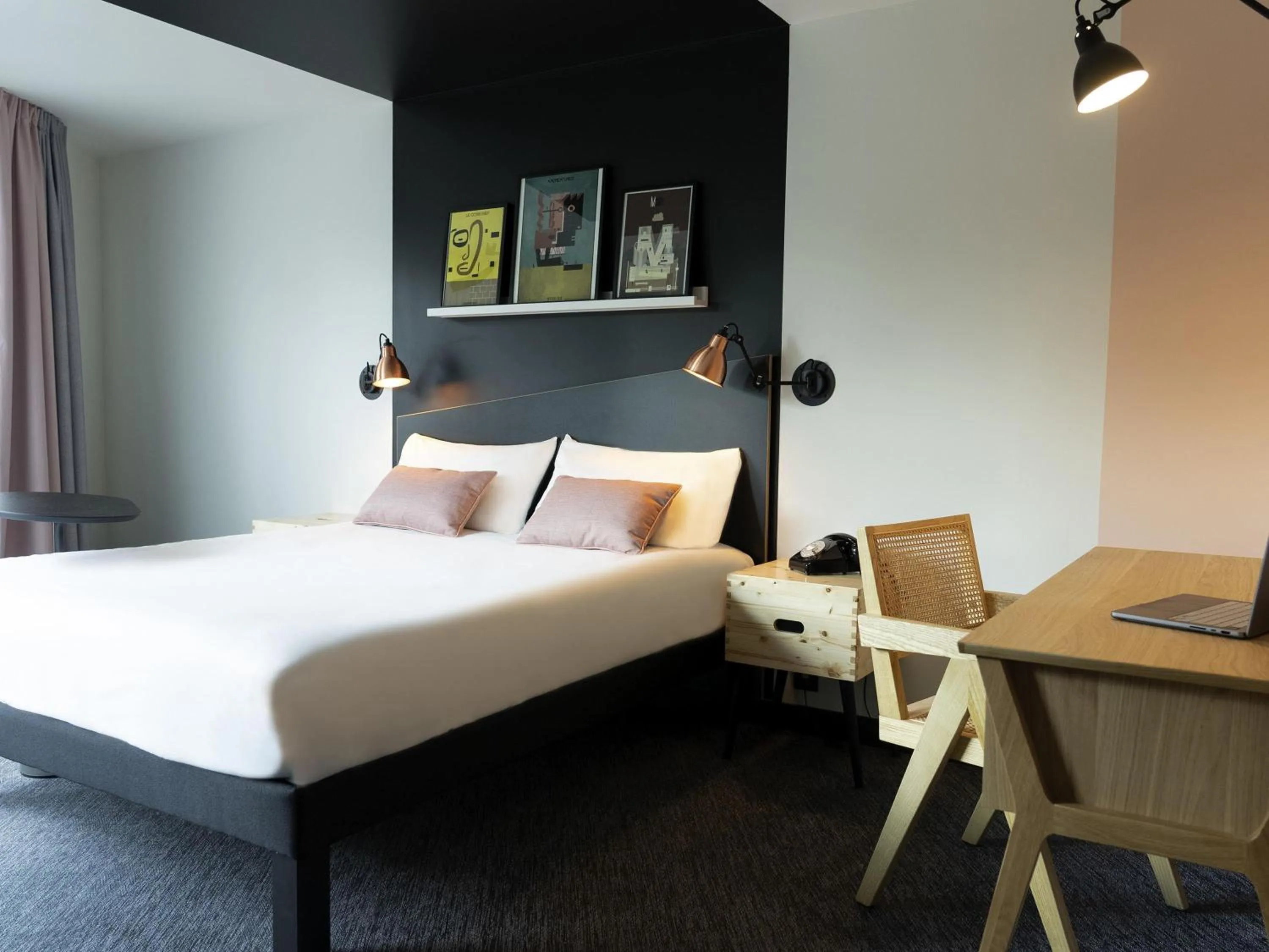 Bedroom, Bed in ibis Styles Dreux Centre Gare