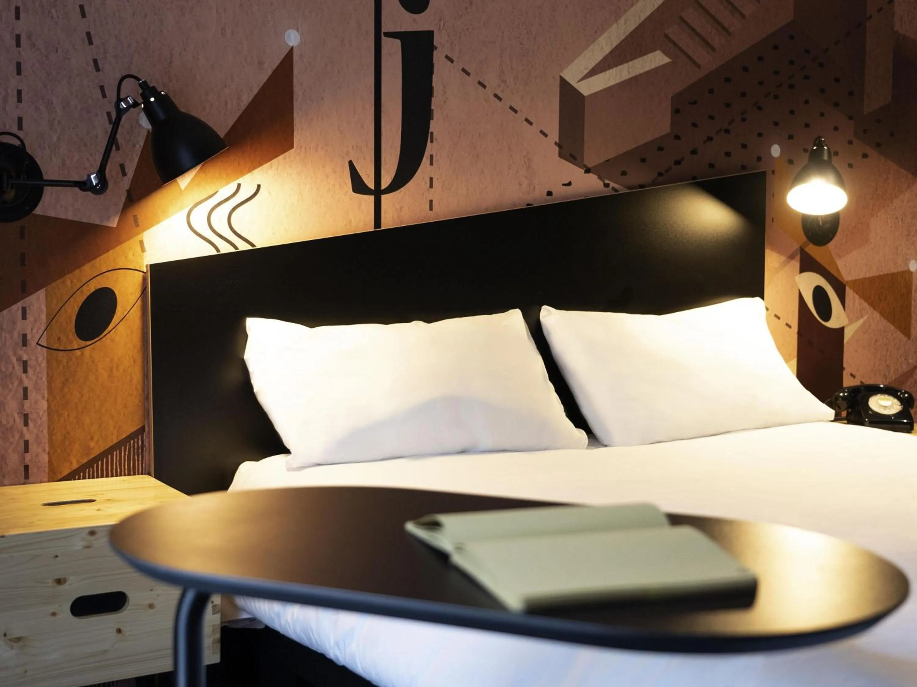 Bedroom, Bed in ibis Styles Dreux Centre Gare