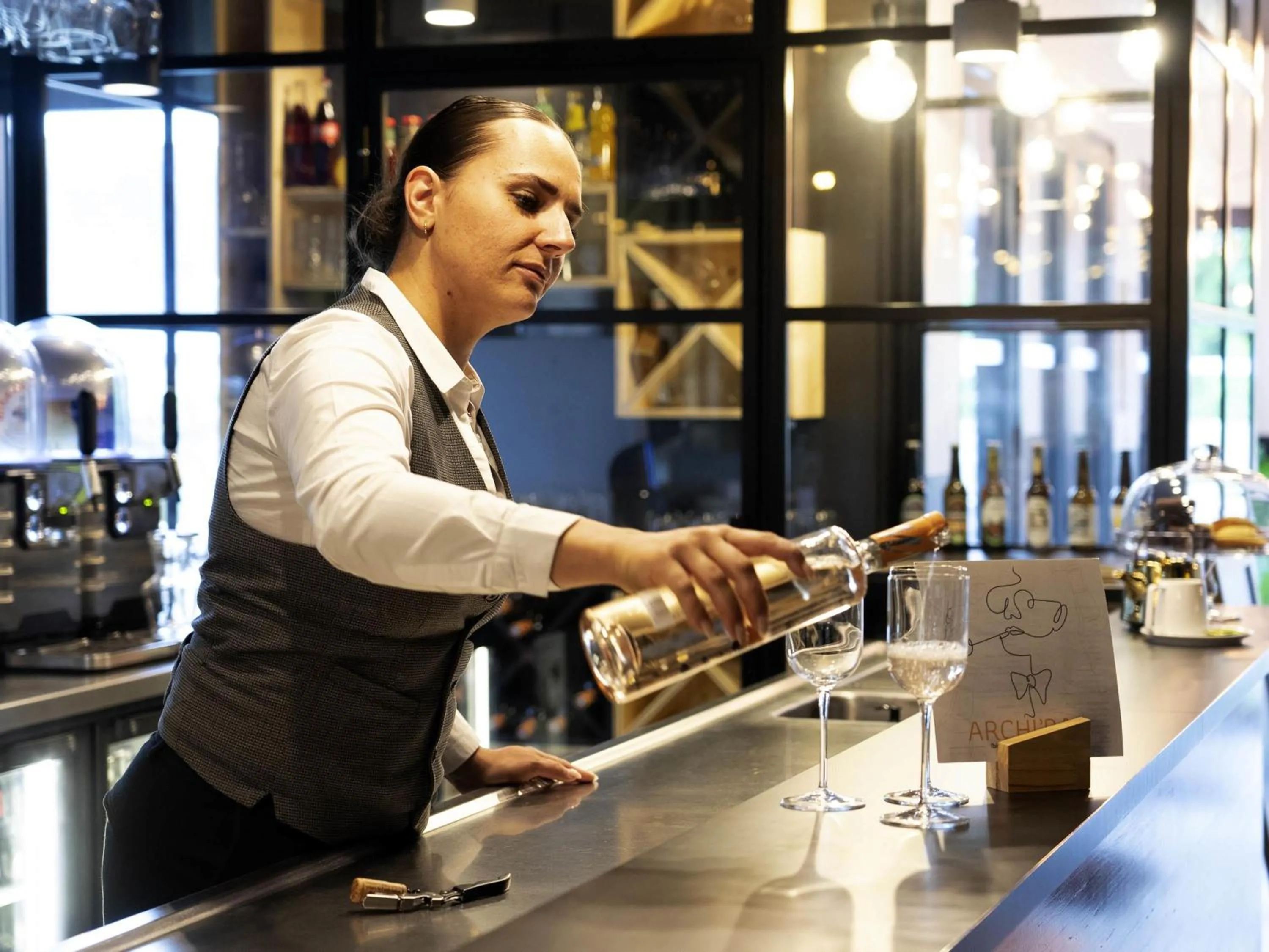 Lounge or bar in ibis Styles Dreux Centre Gare