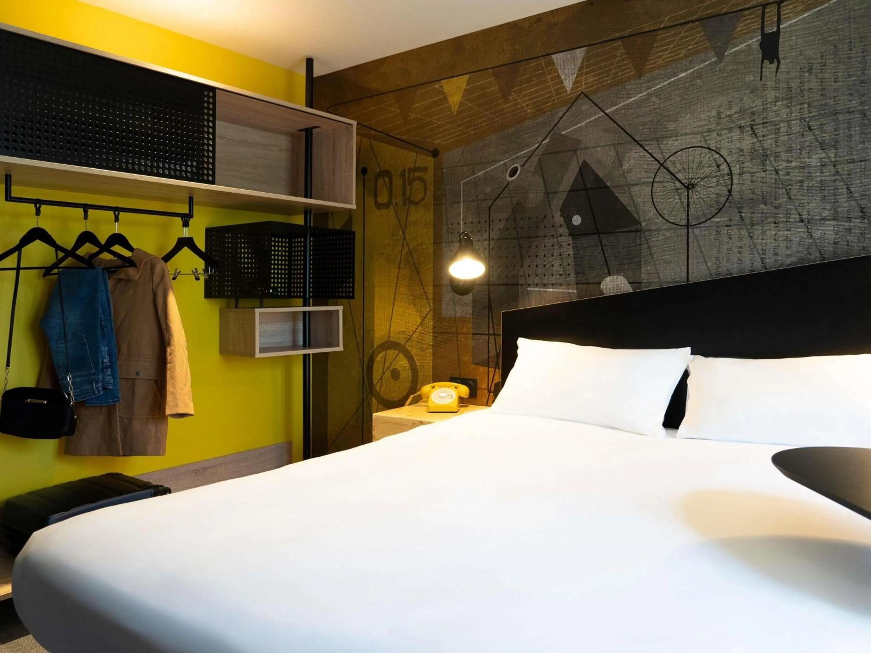 Bedroom, Bed in ibis Styles Dreux Centre Gare