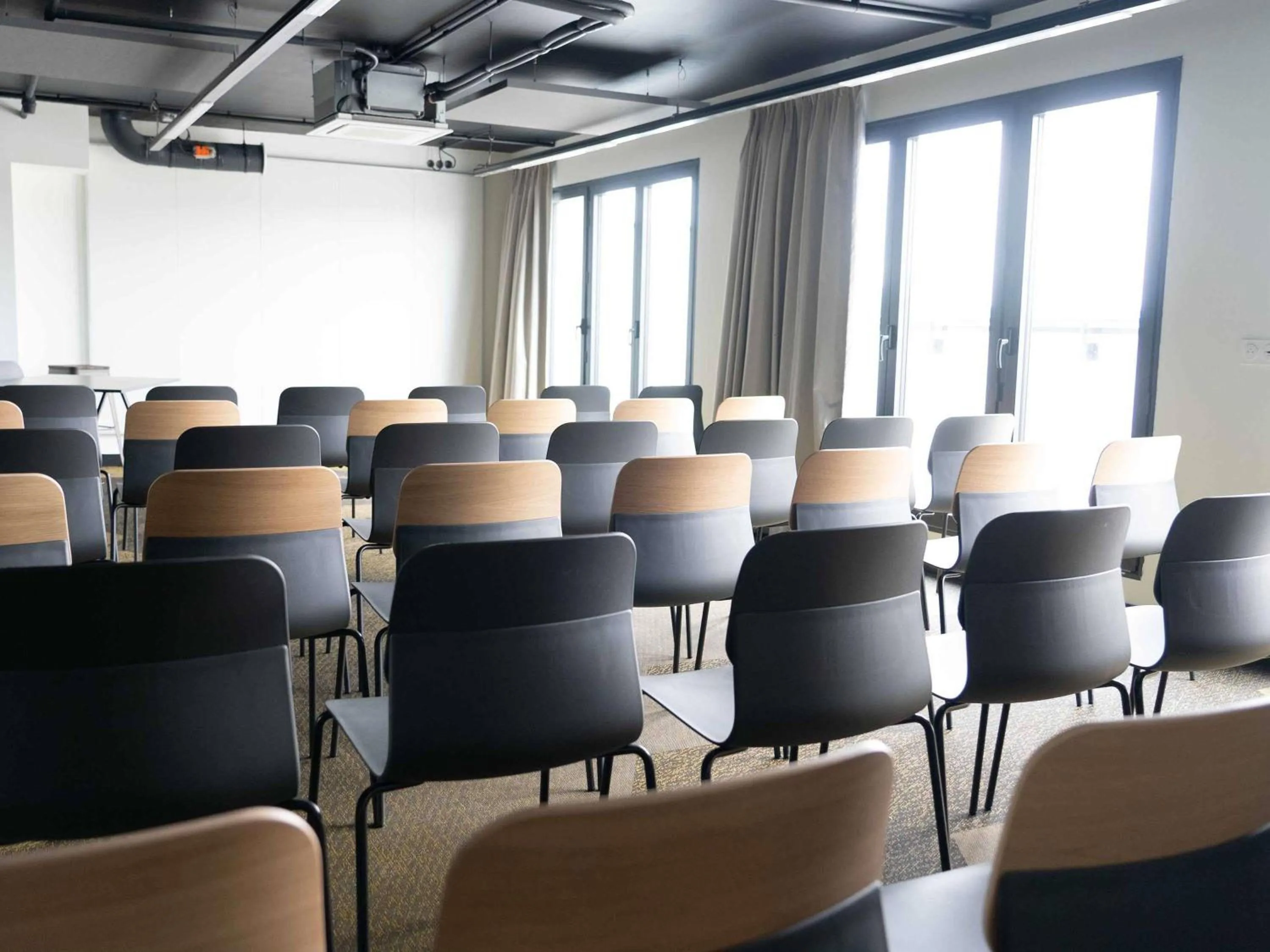 Meeting/conference room in ibis Styles Dreux Centre Gare