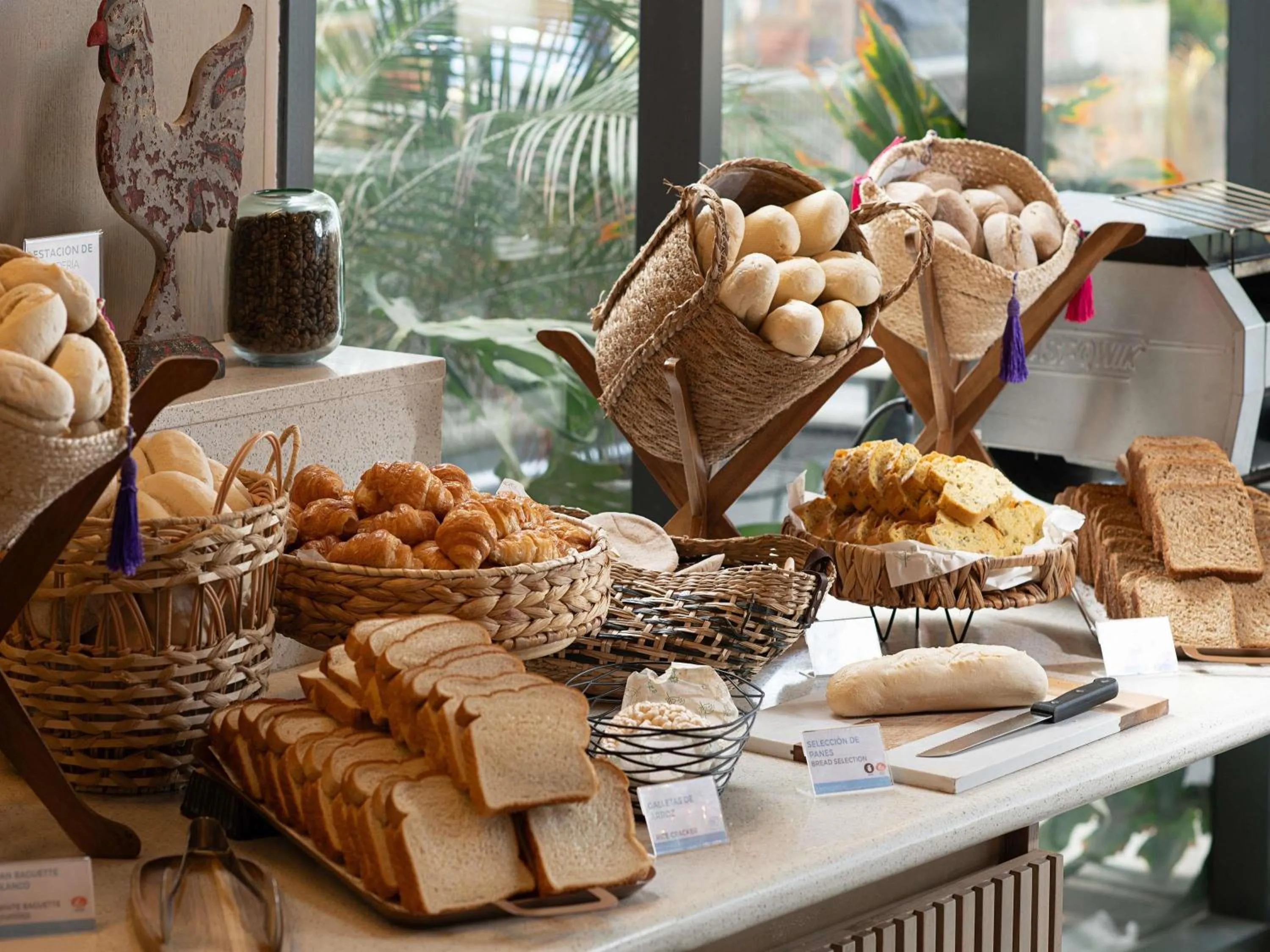 Restaurant/places to eat in Novotel Arica