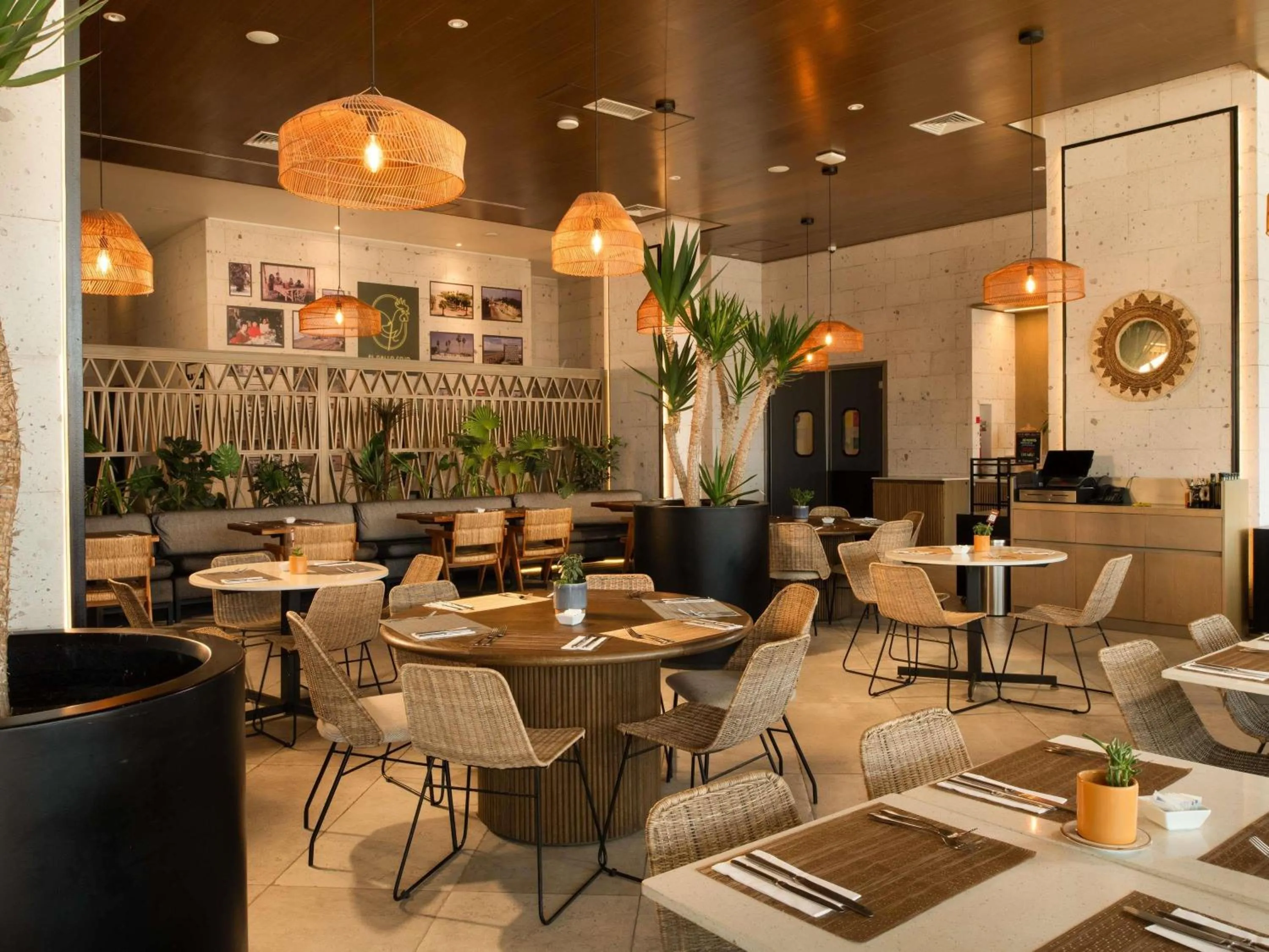 Restaurant/places to eat in Novotel Arica