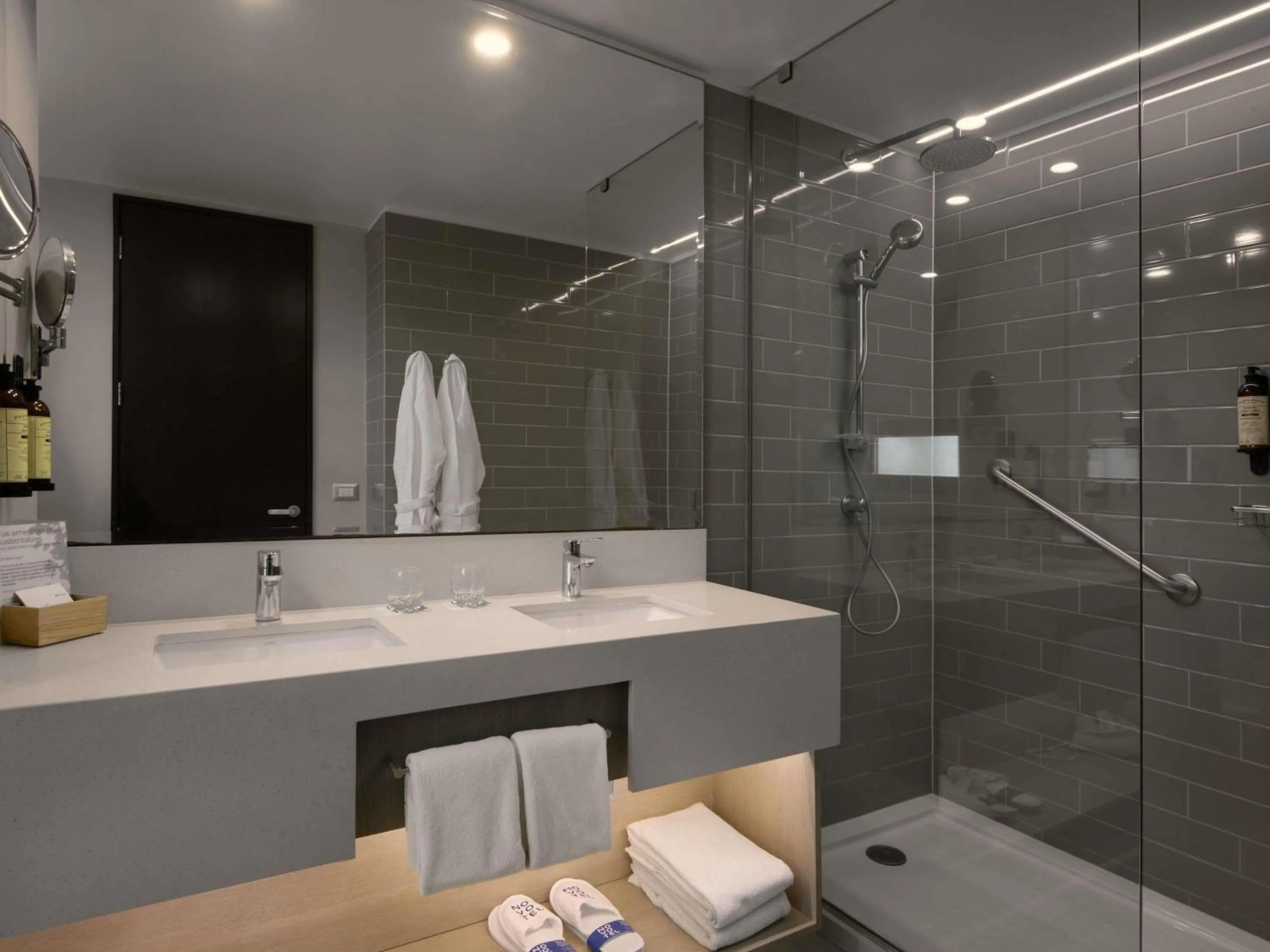 Bedroom in Novotel Arica