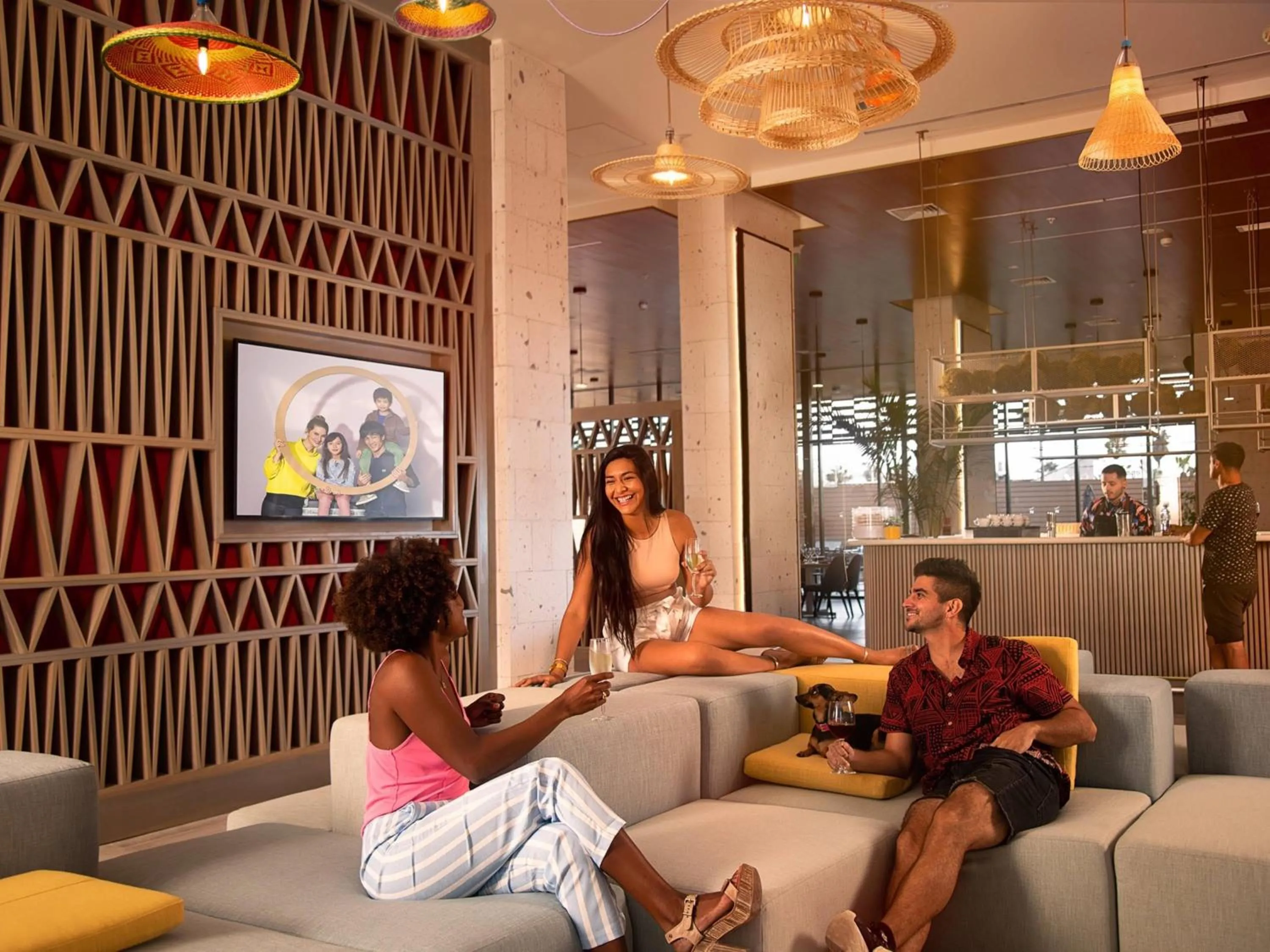 Lounge or bar in Novotel Arica