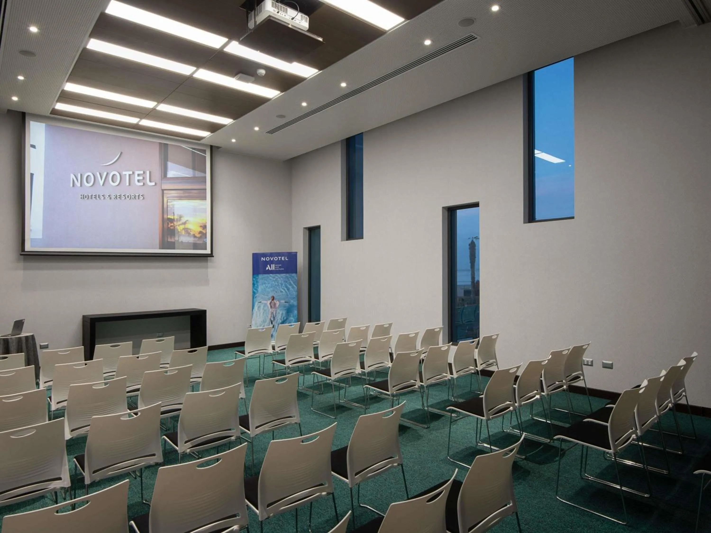 Meeting/conference room in Novotel Arica