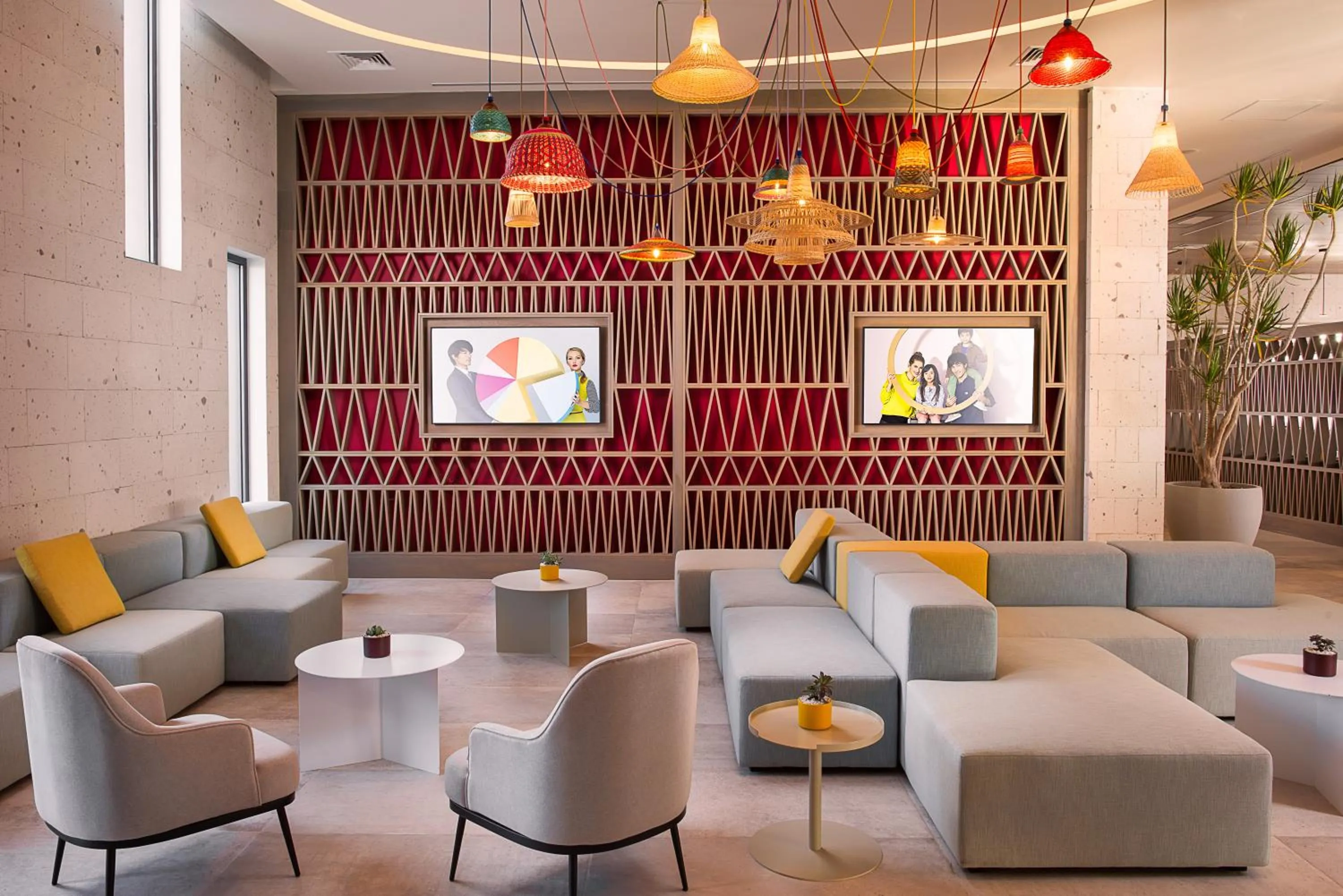 Living room in Novotel Arica