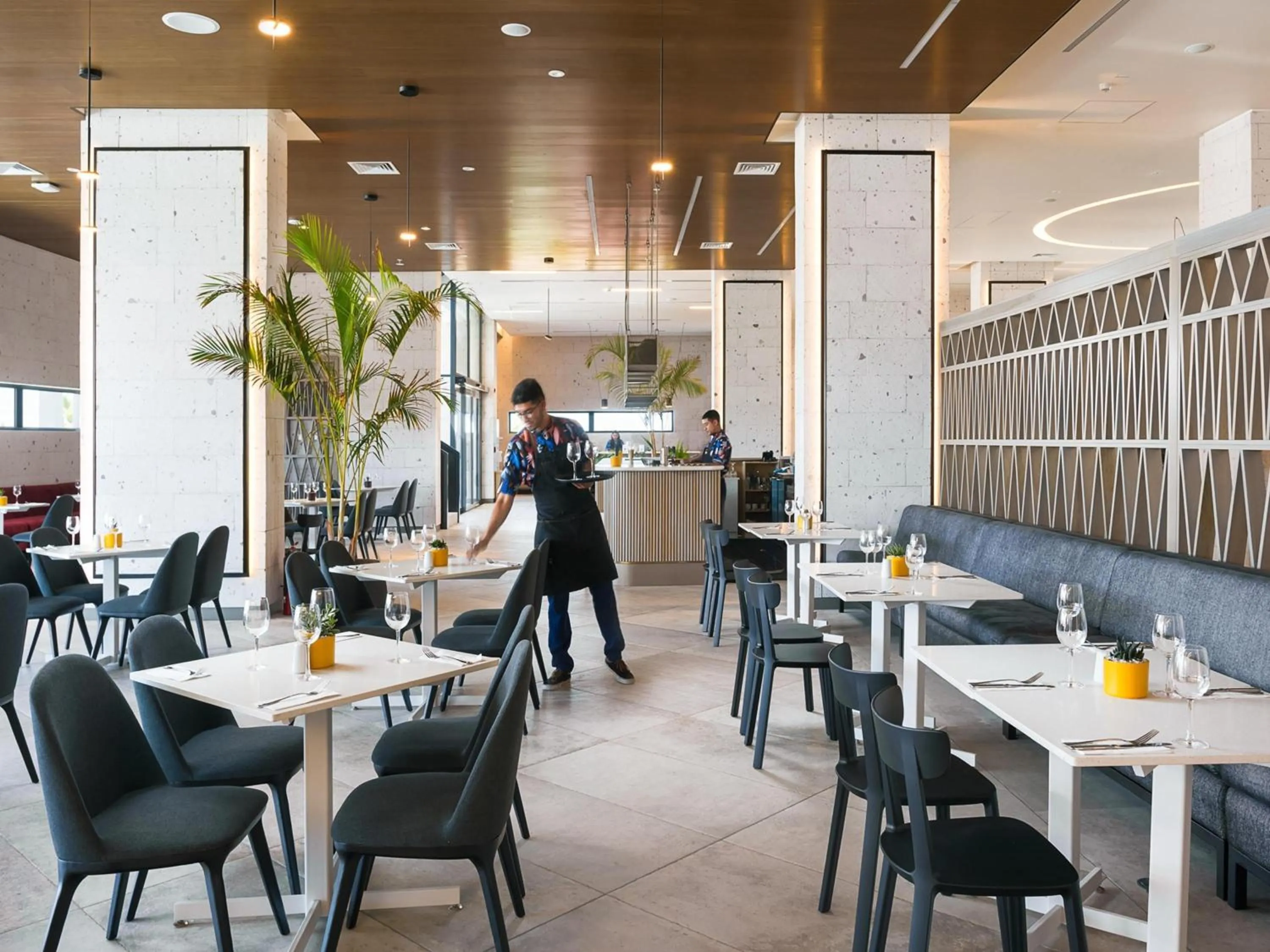 Restaurant/places to eat in Novotel Arica