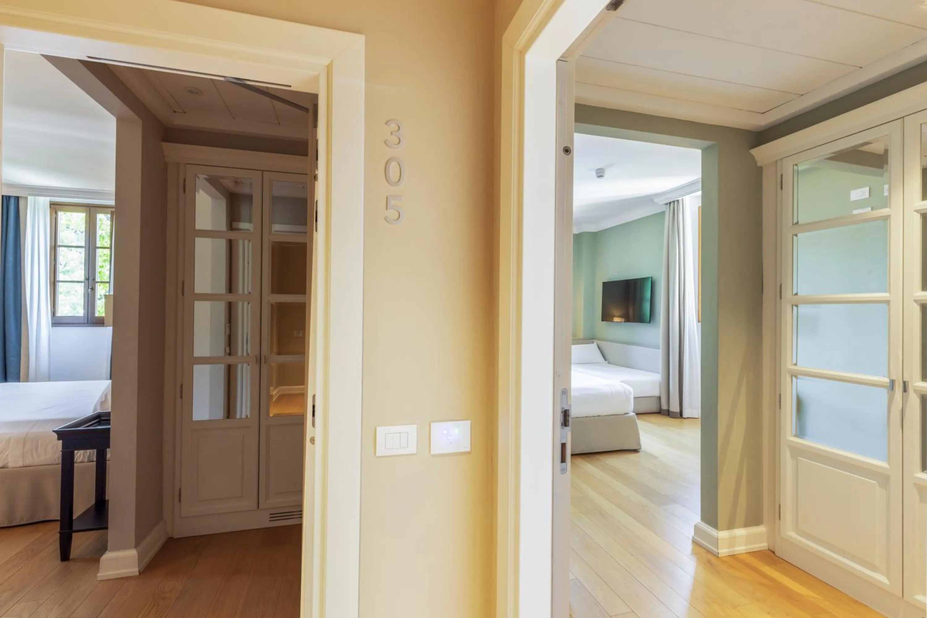 Bedroom, Bed in Villa Neroli - Place of Charme