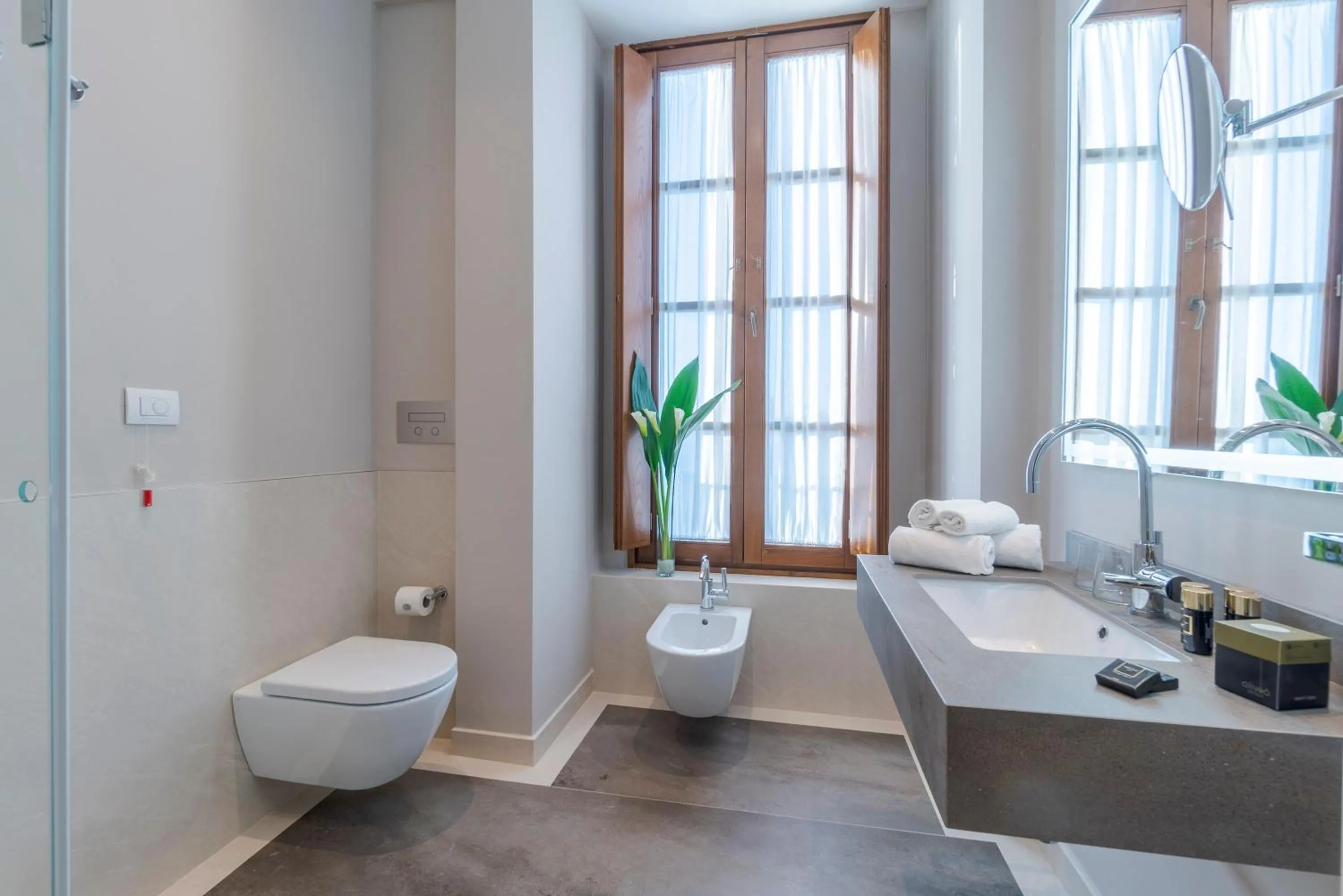 Bathroom in Villa Neroli - Place of Charme