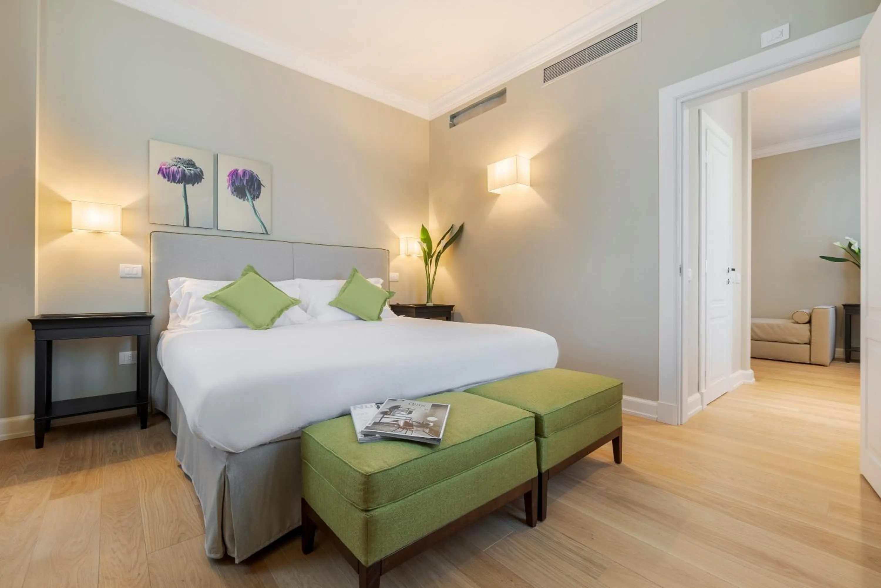 Bedroom, Bed in Villa Neroli - Place of Charme