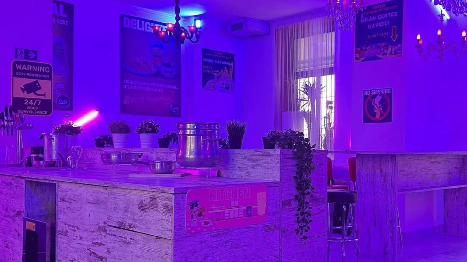 Kitchen or kitchenette in NEW GENERATION HOSTEL Navigli Milano