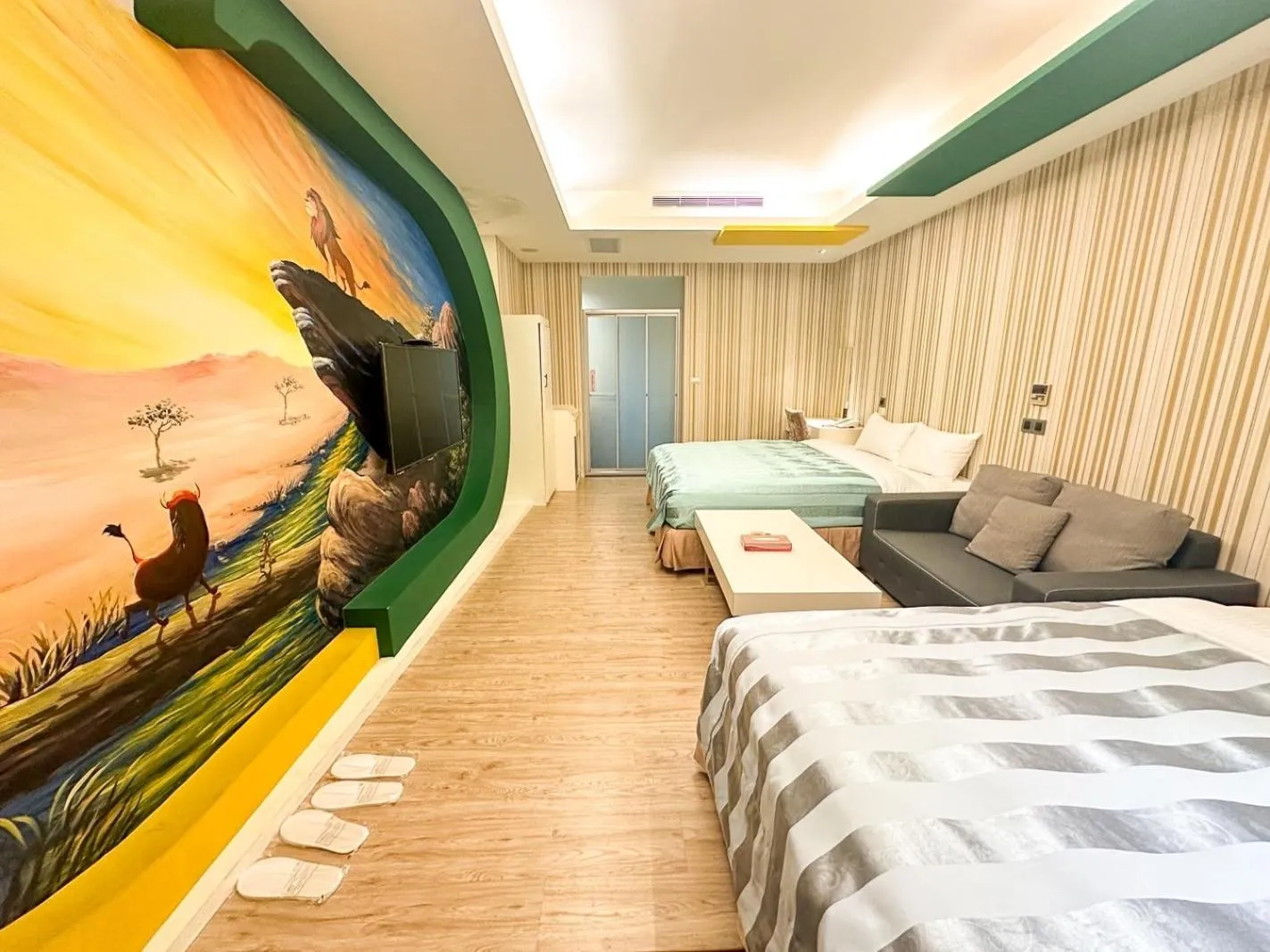 Bed in Fair Tale Motel - Sea