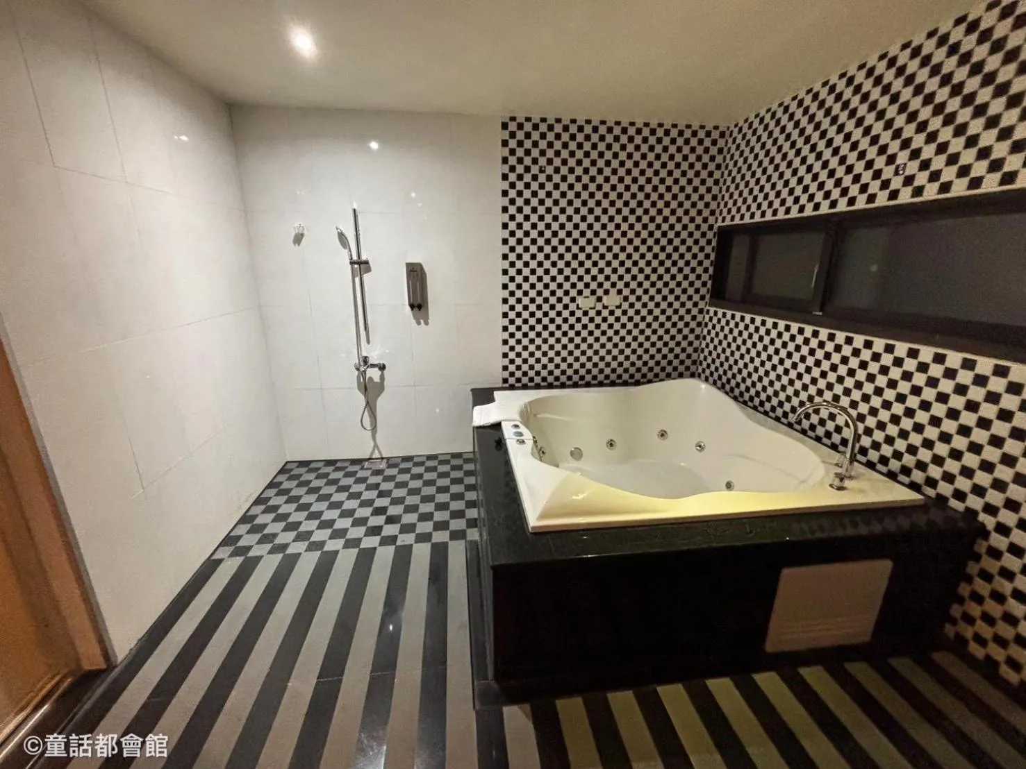 Bathroom in Fairy Tale City Motel