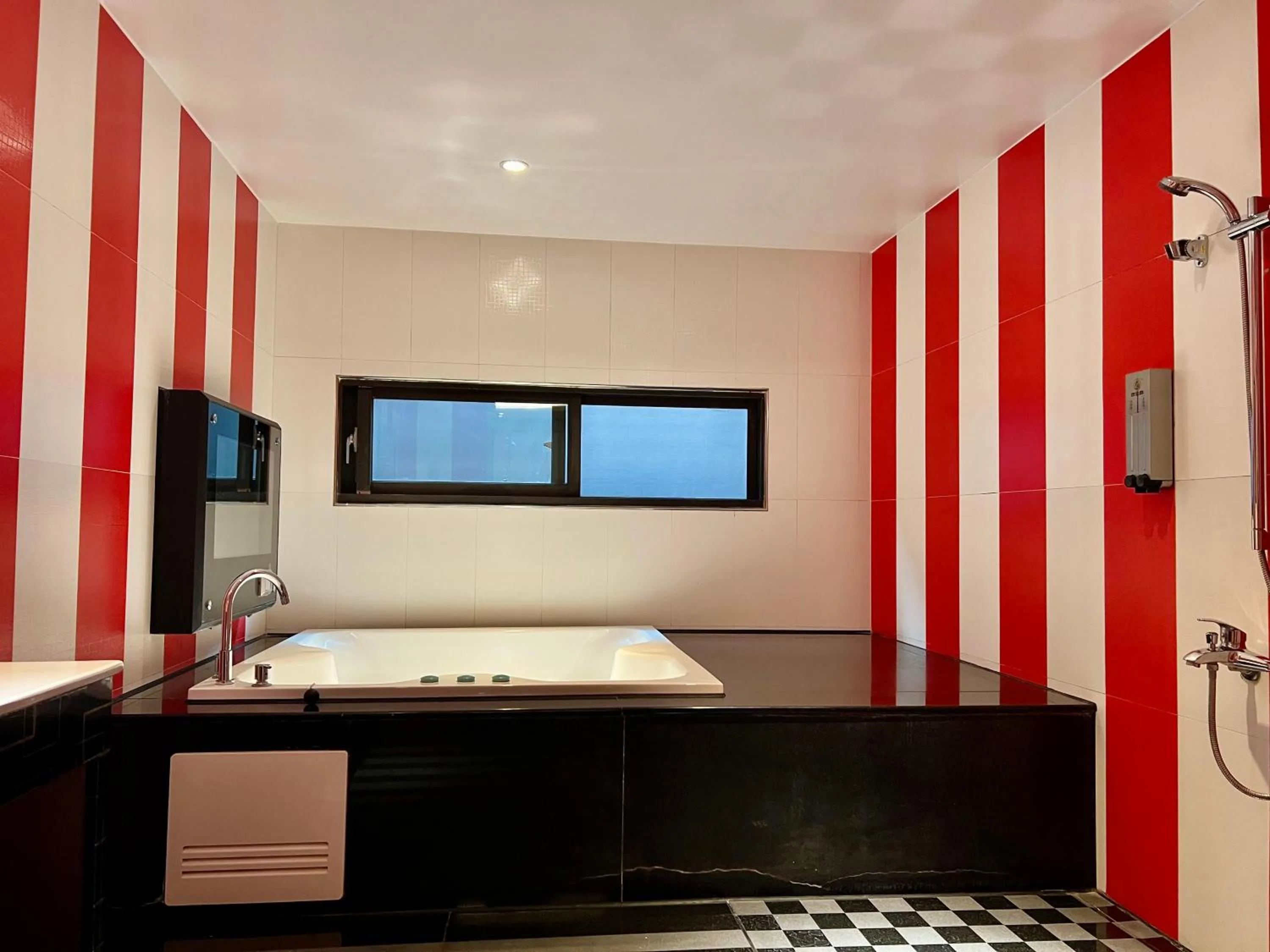 Bathroom in Fairy Tale City Motel