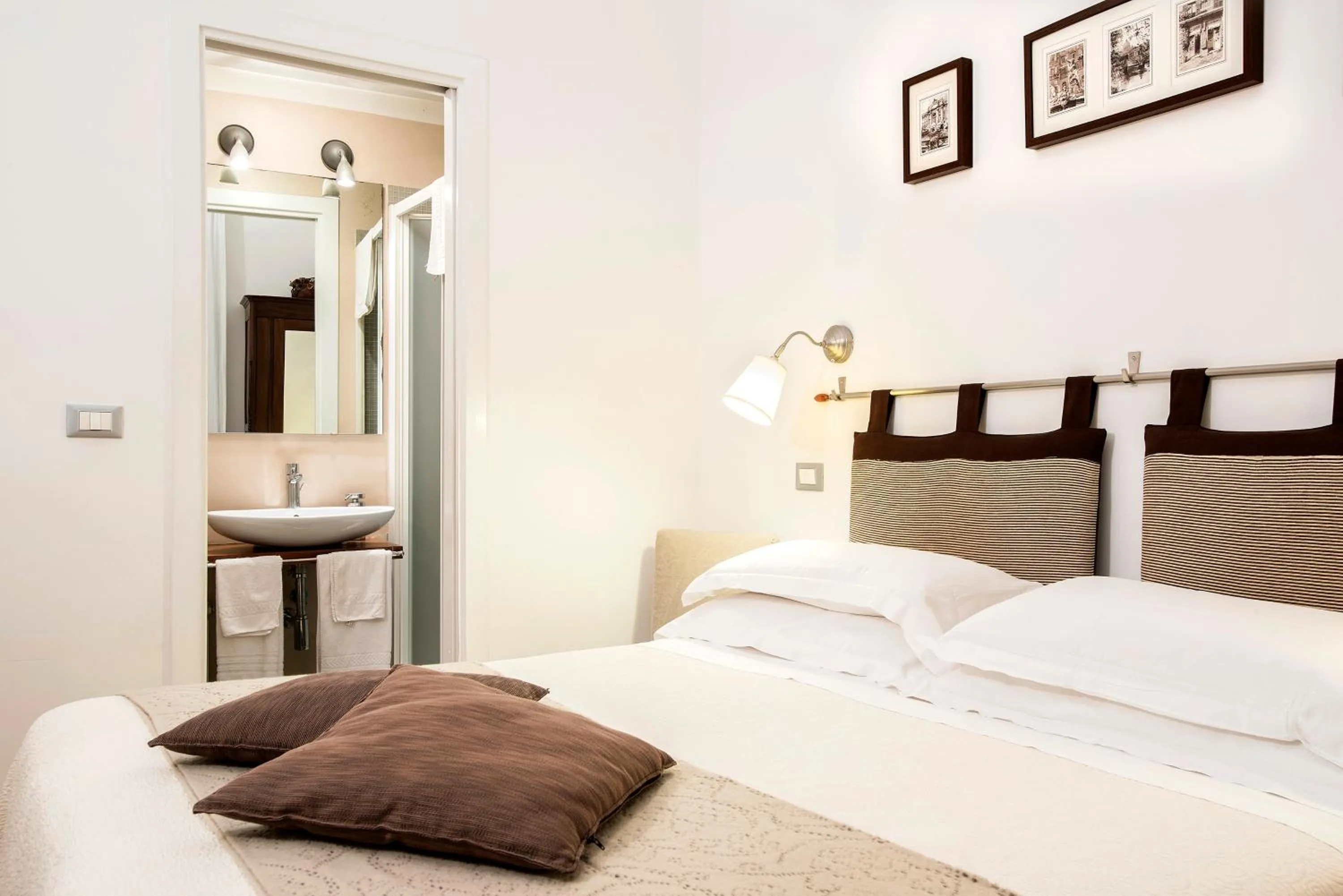 Bed in B&B Arco Del Lauro