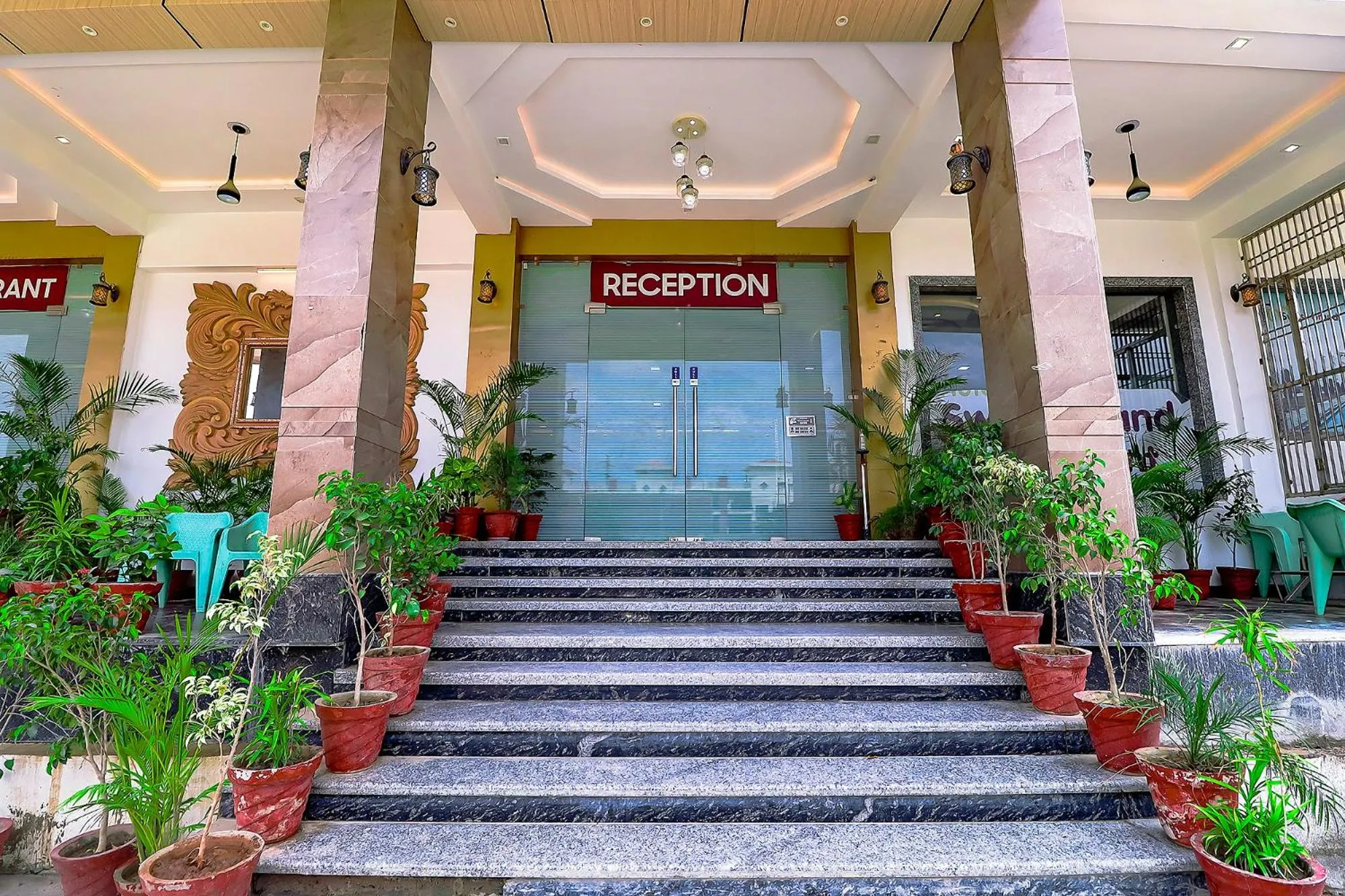 Facade/entrance in FabHotel Swess Grand