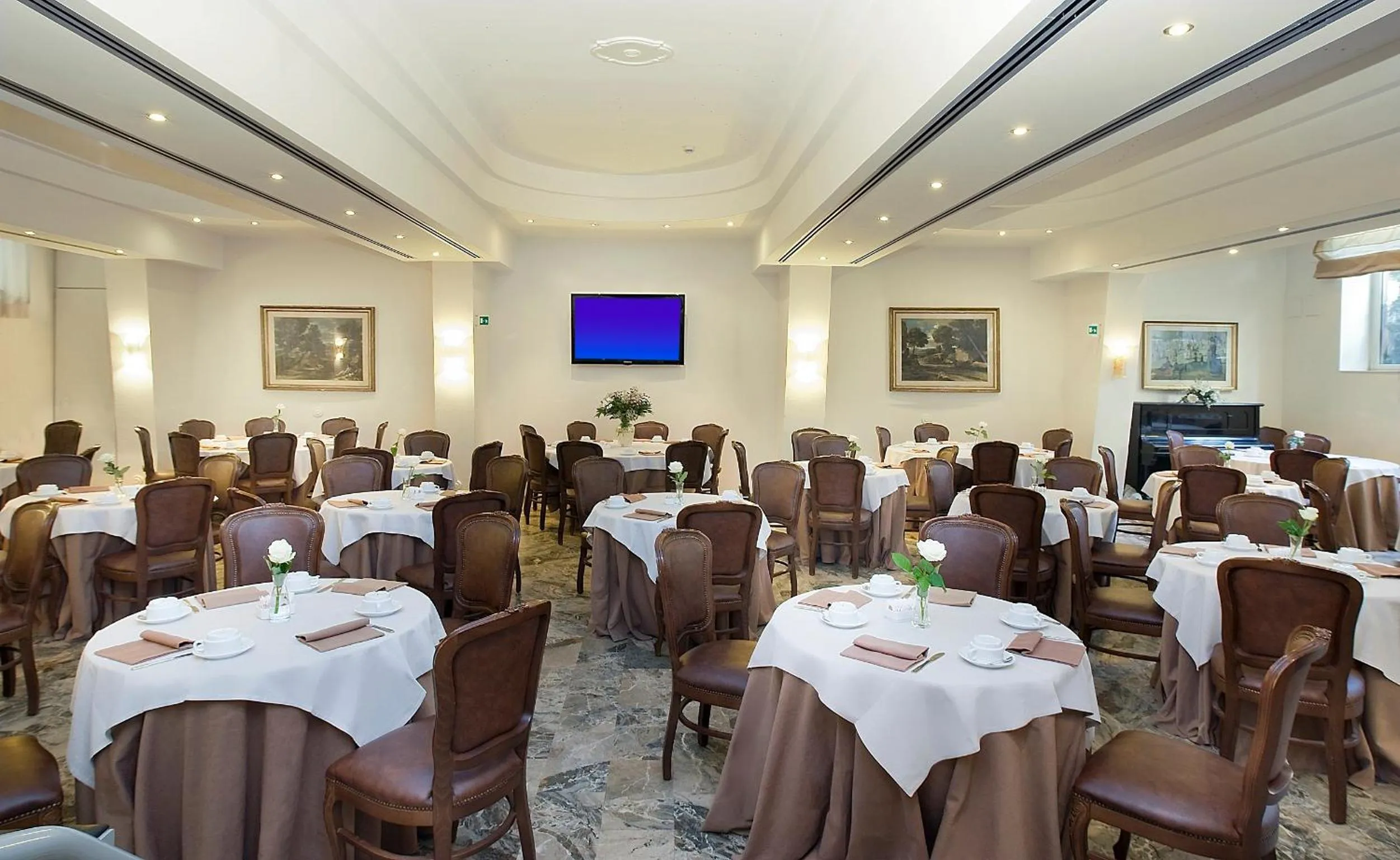 Restaurant/places to eat in Pinewood Hotel Rome