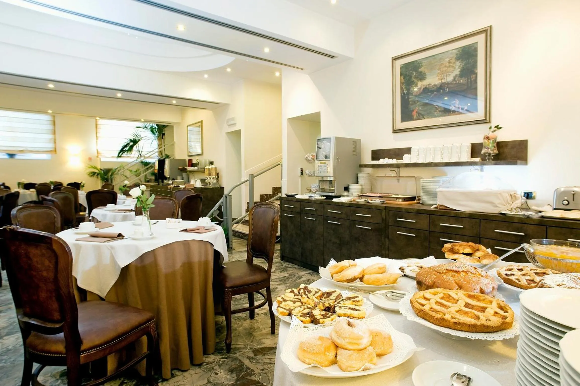Restaurant/places to eat in Pinewood Hotel Rome