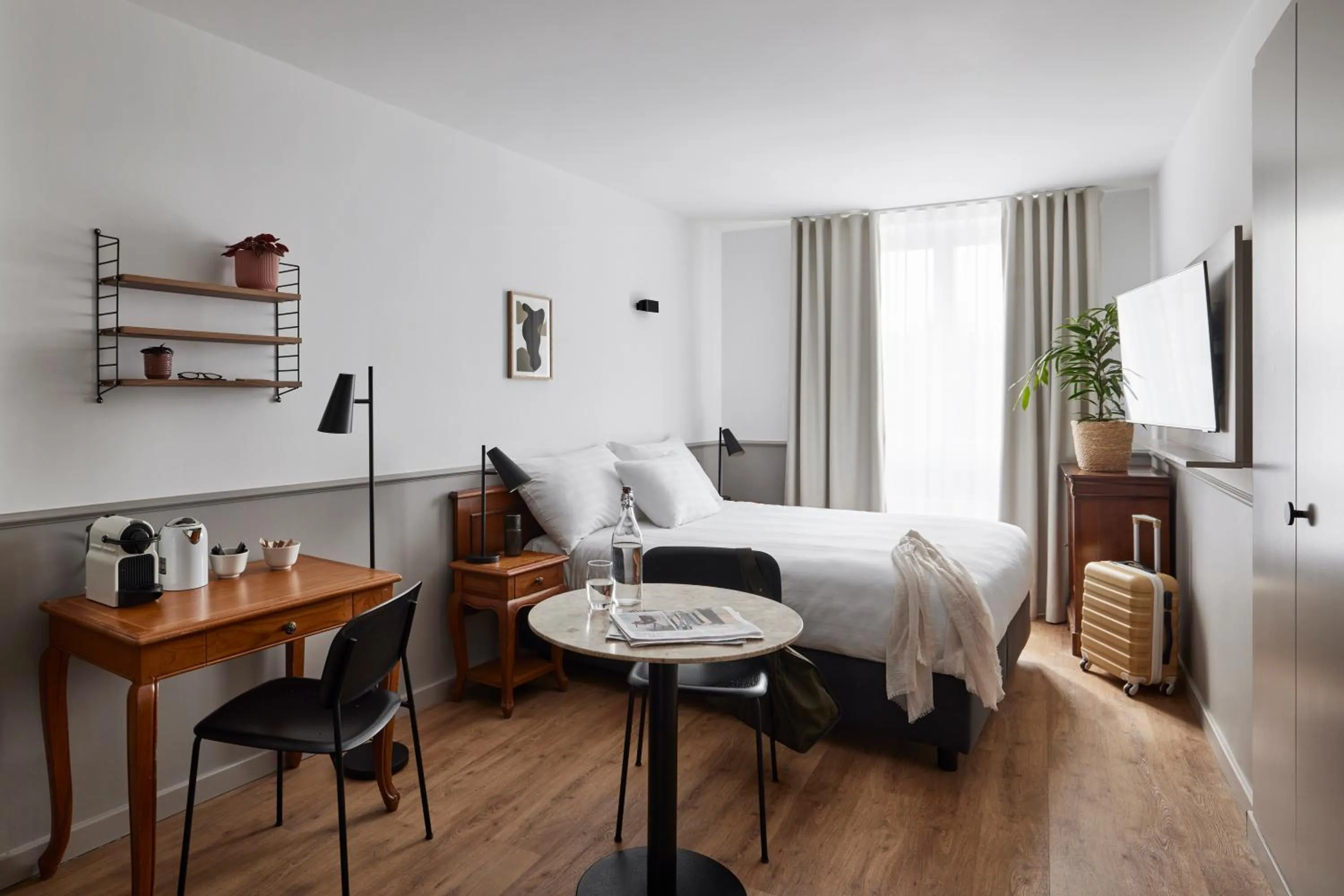 TV and multimedia, Bed in Base Lausanne