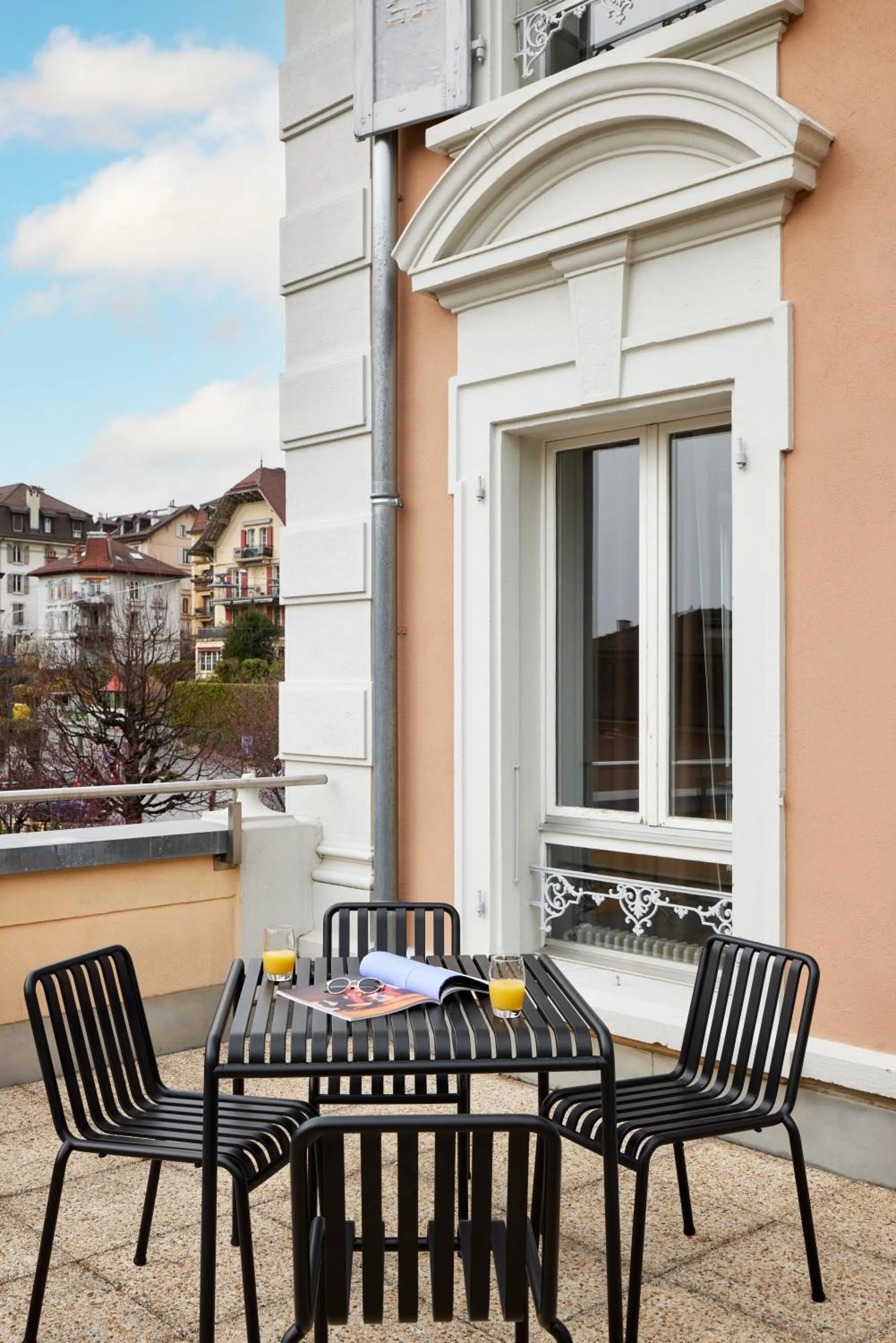 Patio in Base Lausanne