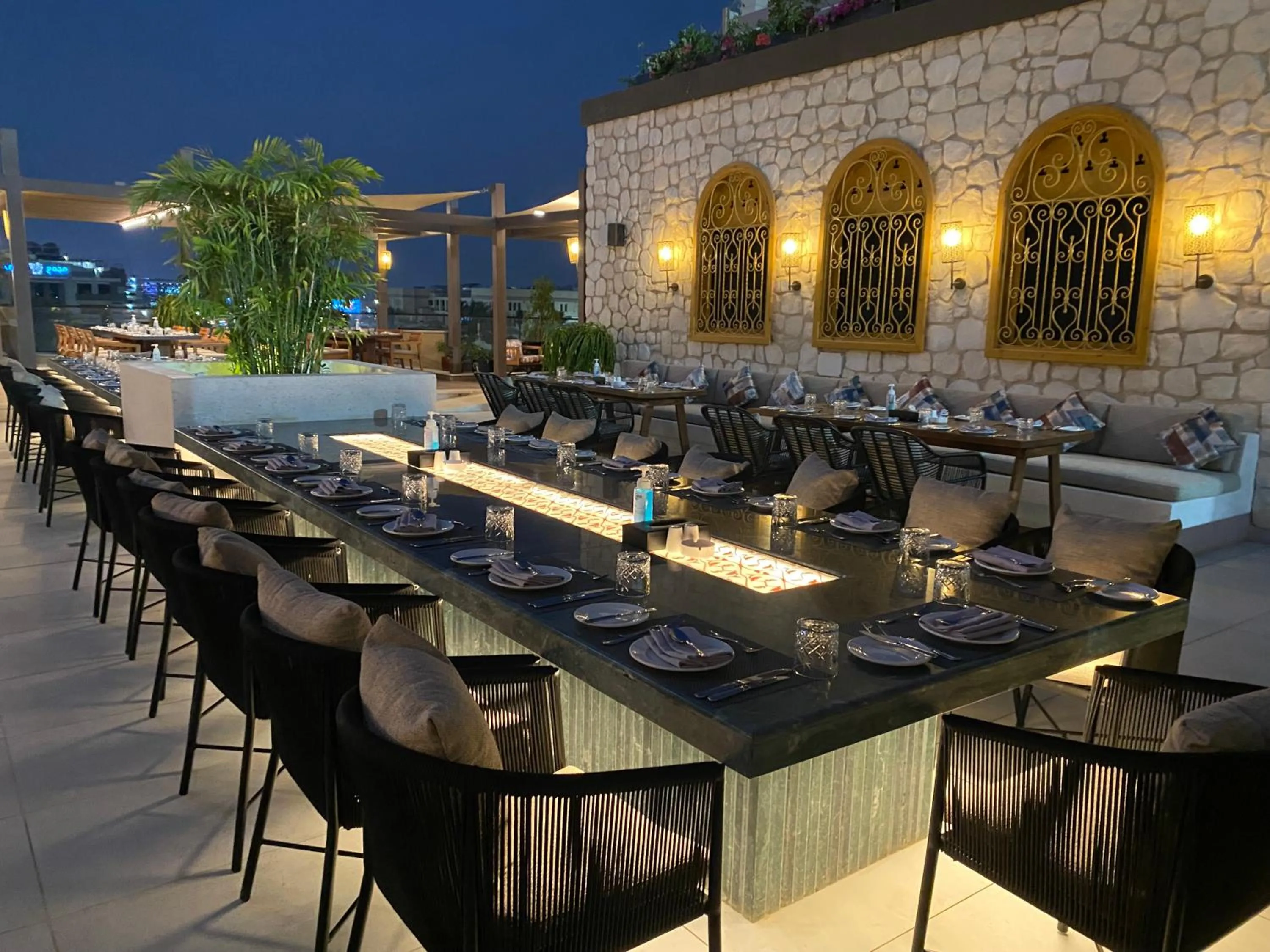 Restaurant/places to eat in Crowne Plaza - West Cairo Arkan by IHG