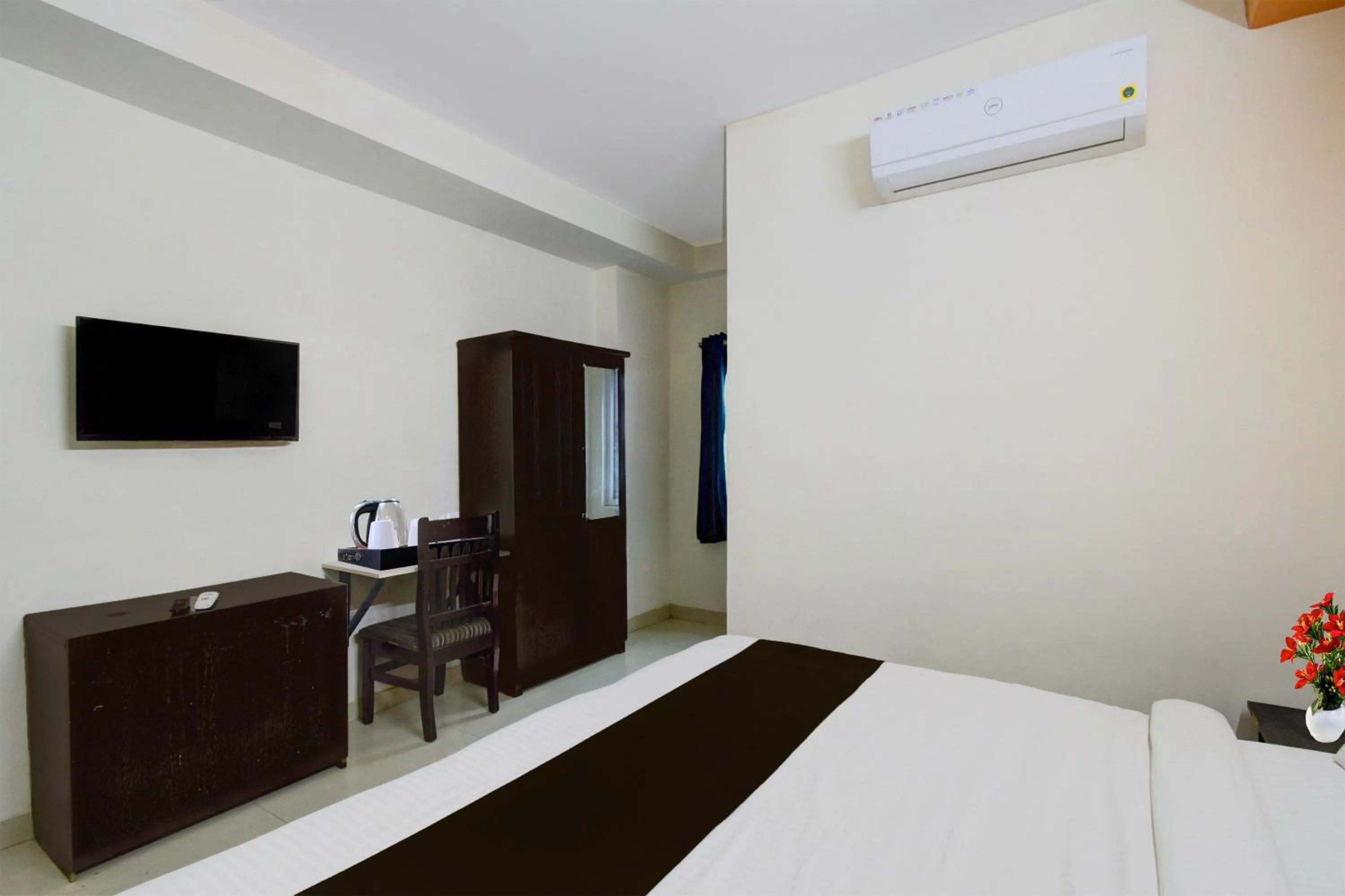 Bedroom, Bed in Super Collection O Atlas DLF Formerly Hillside