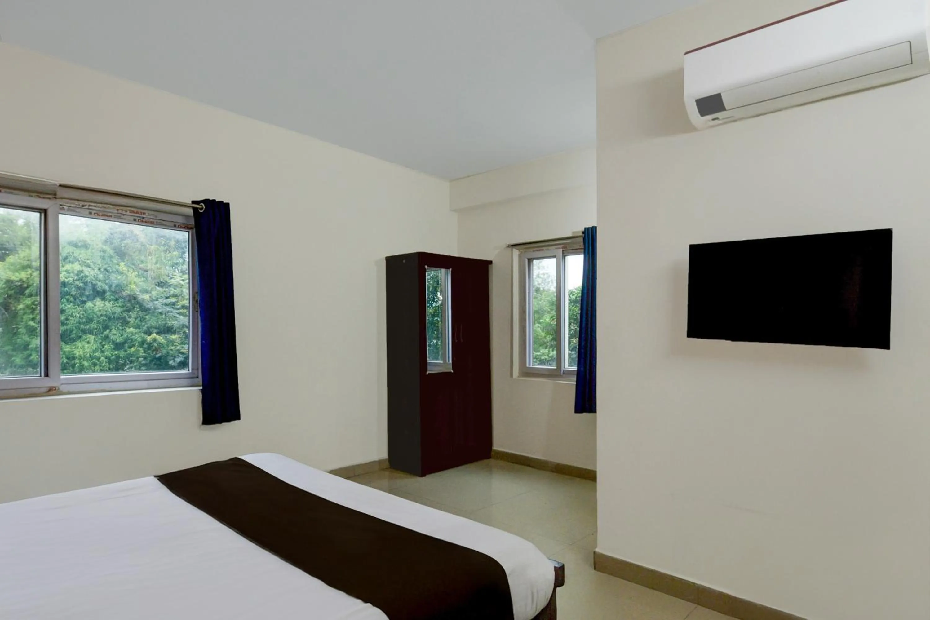 Bedroom, Bed in Super Collection O Atlas DLF Formerly Hillside