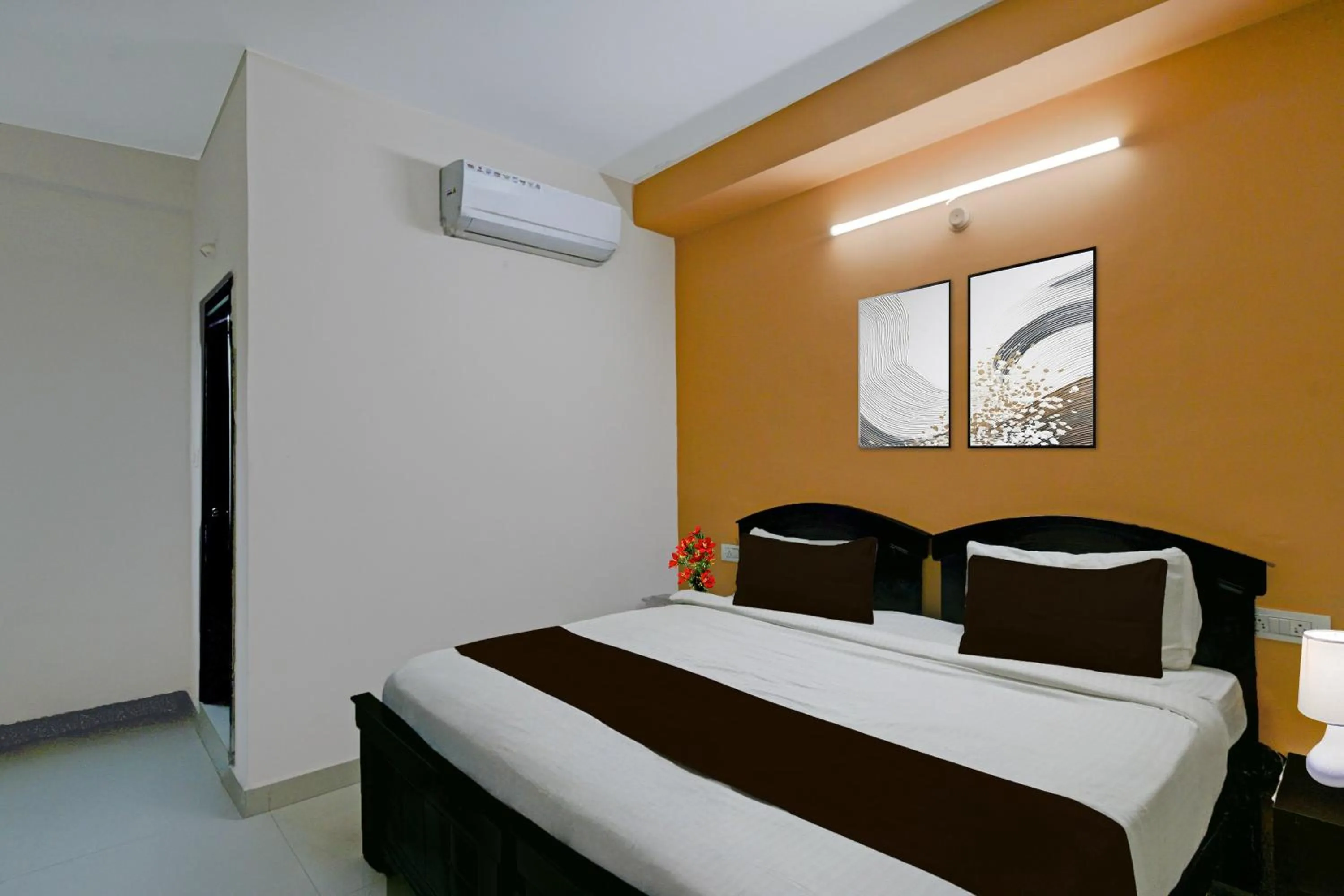 Bedroom, Bed in Super Collection O Atlas DLF Formerly Hillside