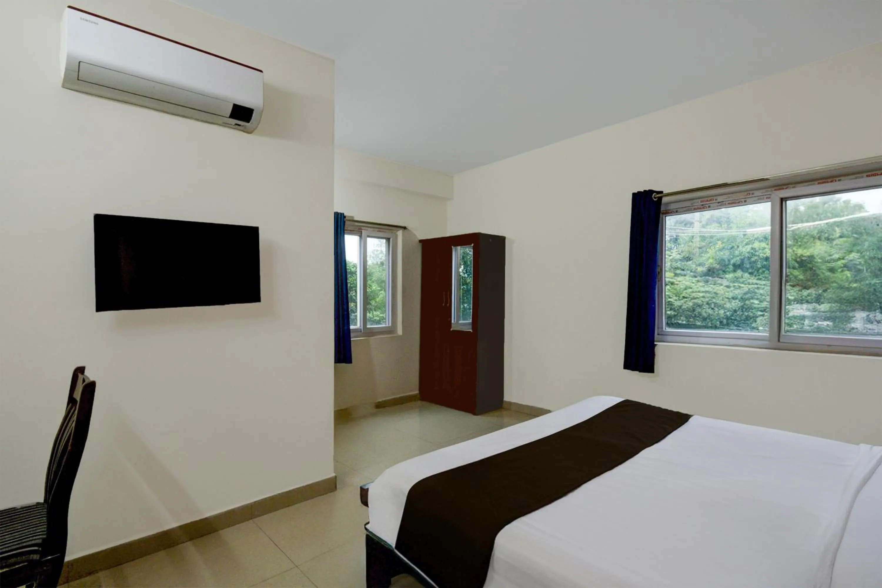 Bedroom, Bed in Super Collection O Atlas DLF Formerly Hillside