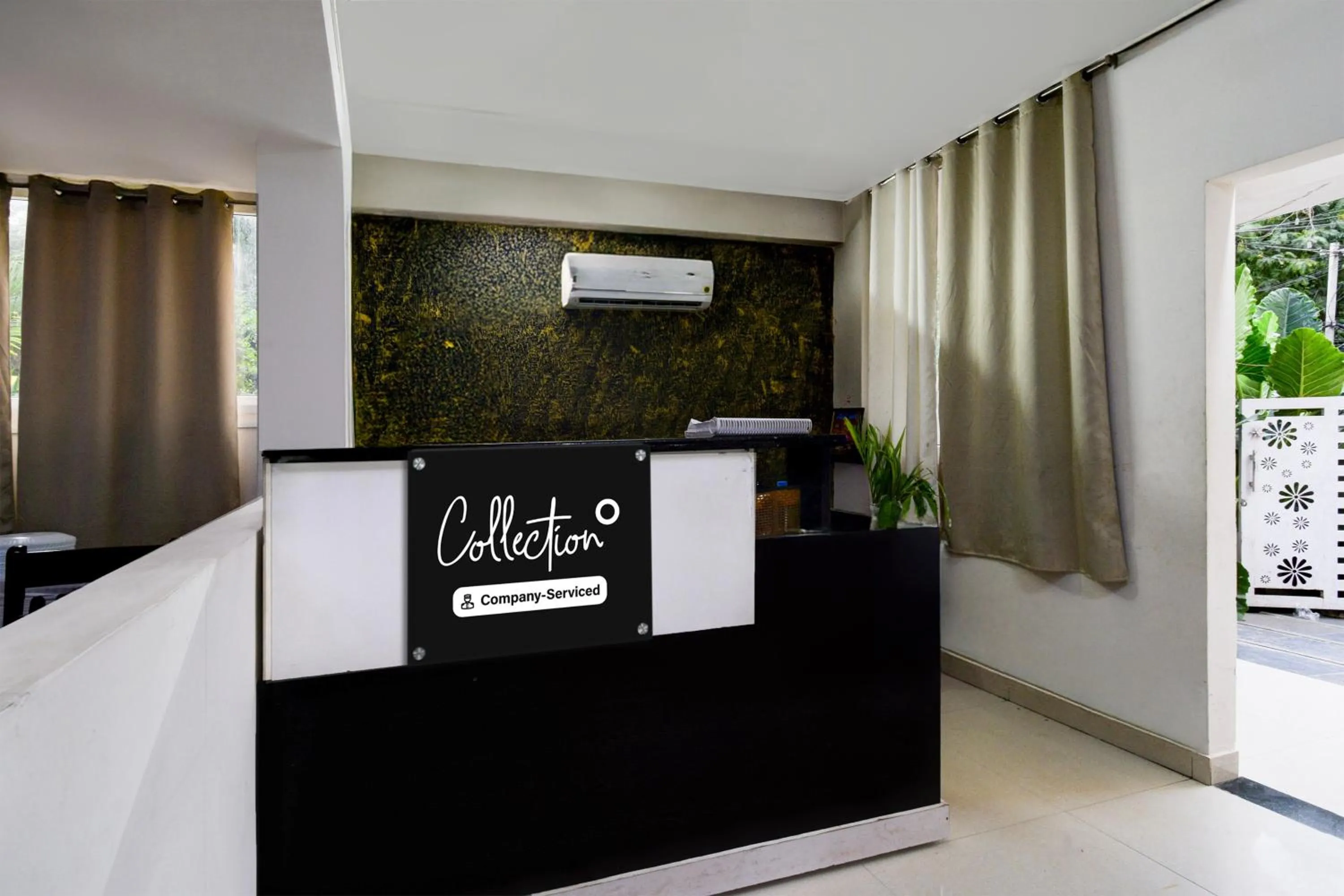 Lobby or reception in Super Collection O Atlas DLF Formerly Hillside