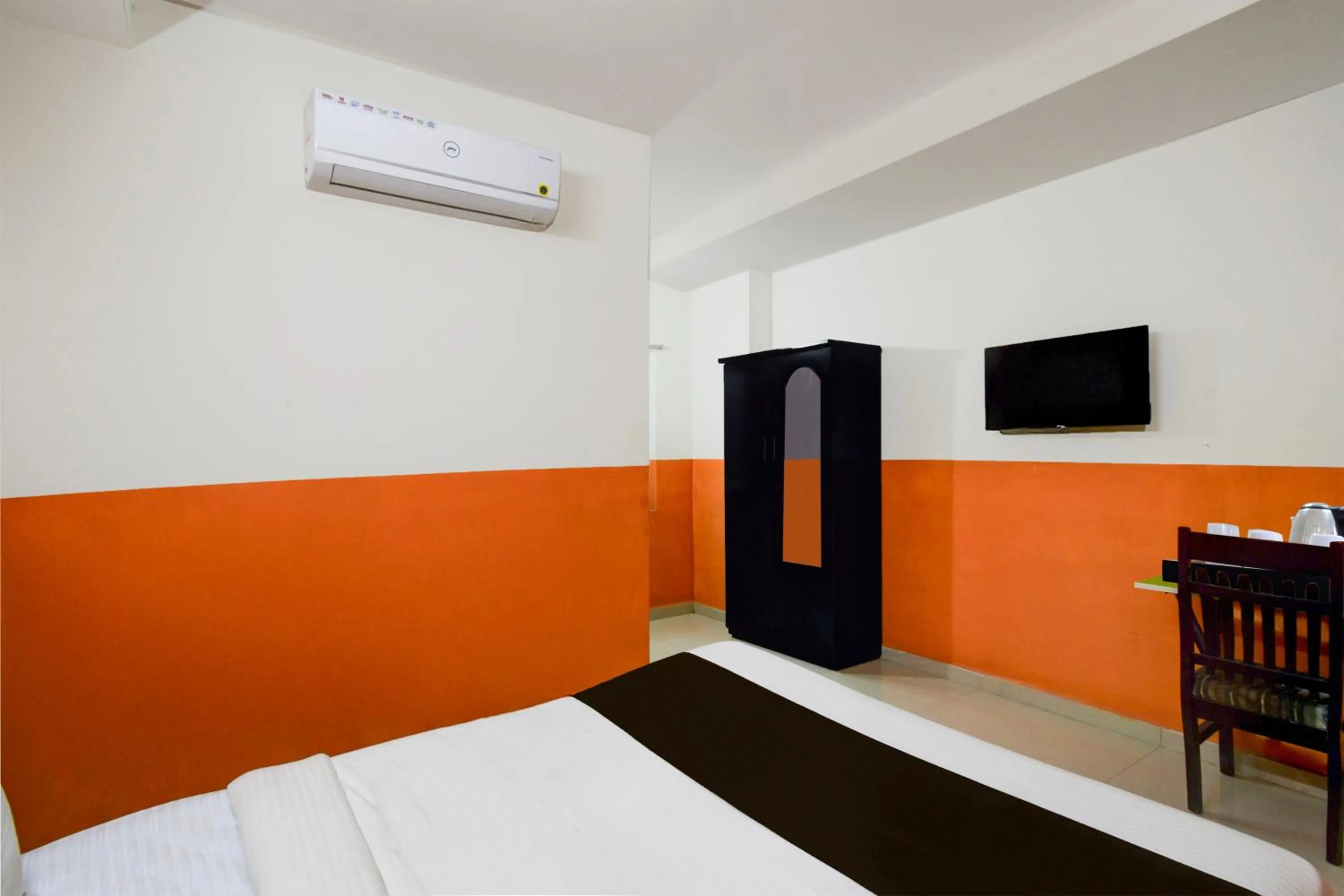 Bedroom, Bed in Super Collection O Atlas DLF Formerly Hillside