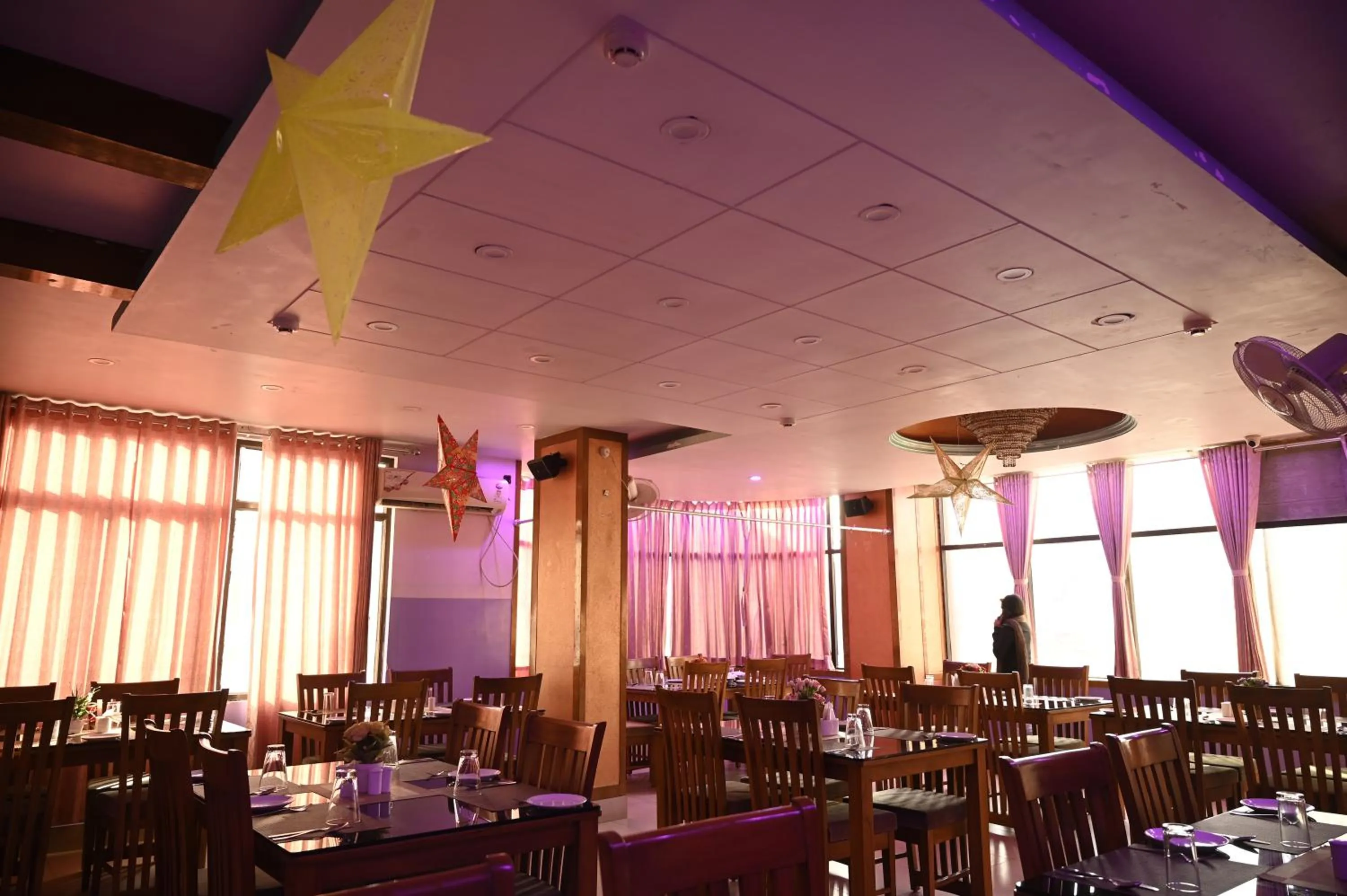 Restaurant/places to eat in Hotel Dooars Mountain