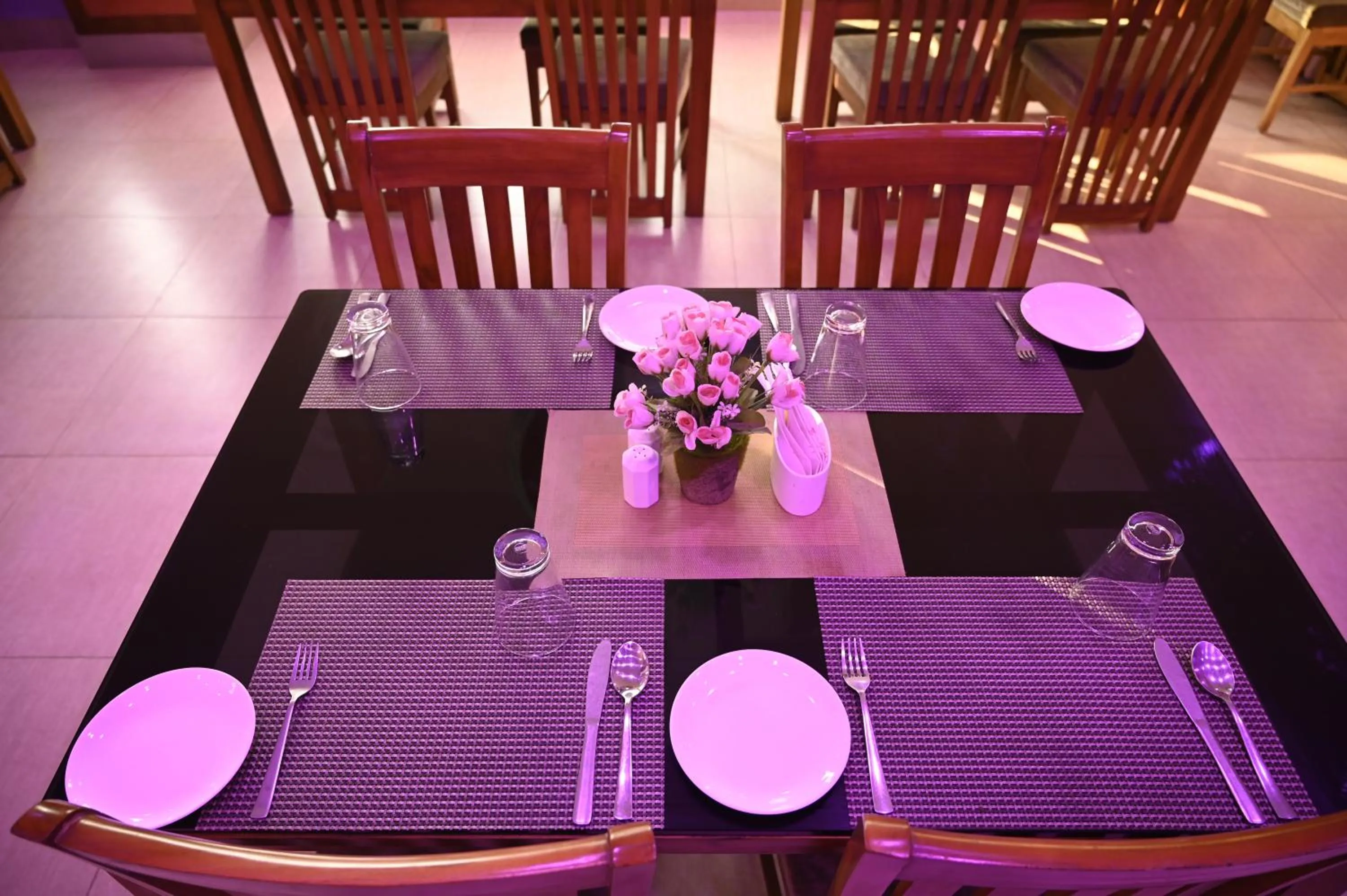 Restaurant/places to eat in Hotel Dooars Mountain